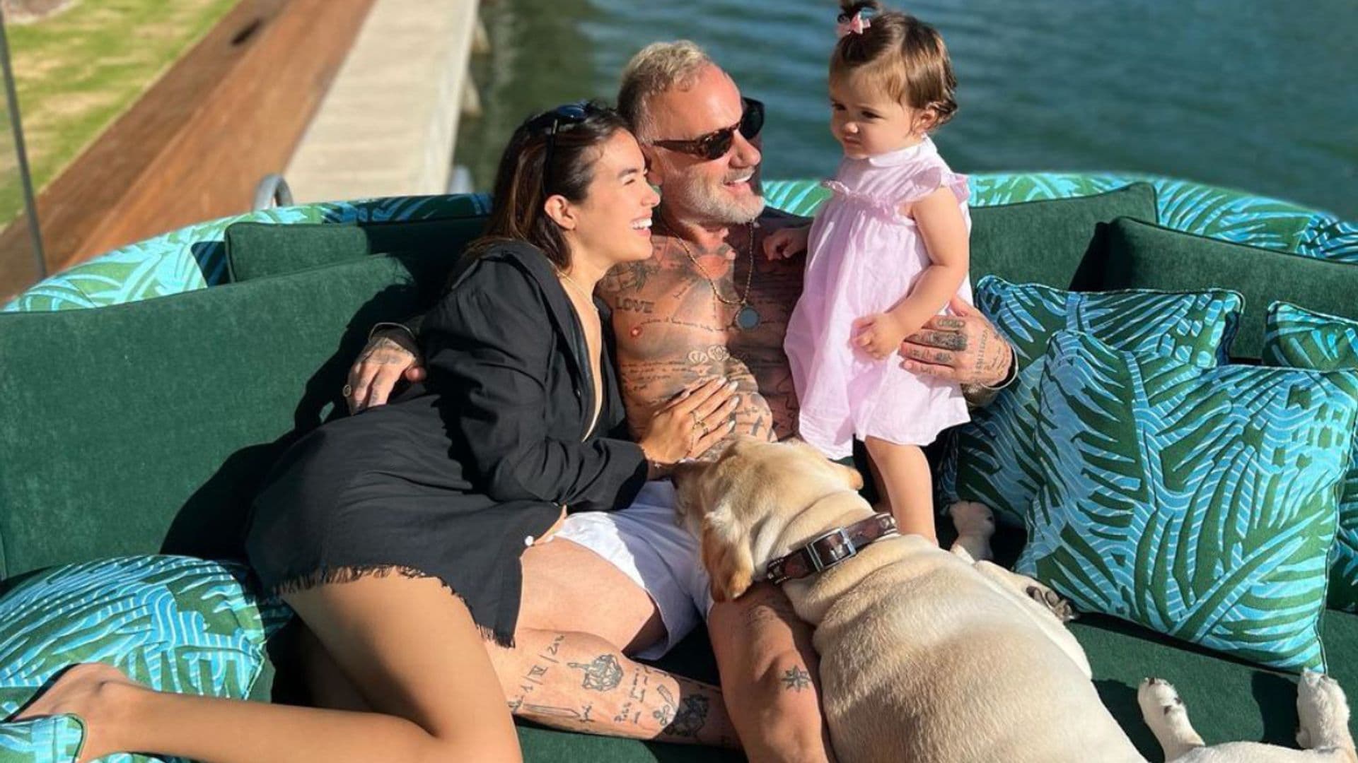 La sorpresa de Sharon Fonseca a Gianluca Vacchi por su 56 cumpleaños durante sus vacaciones en Marbella