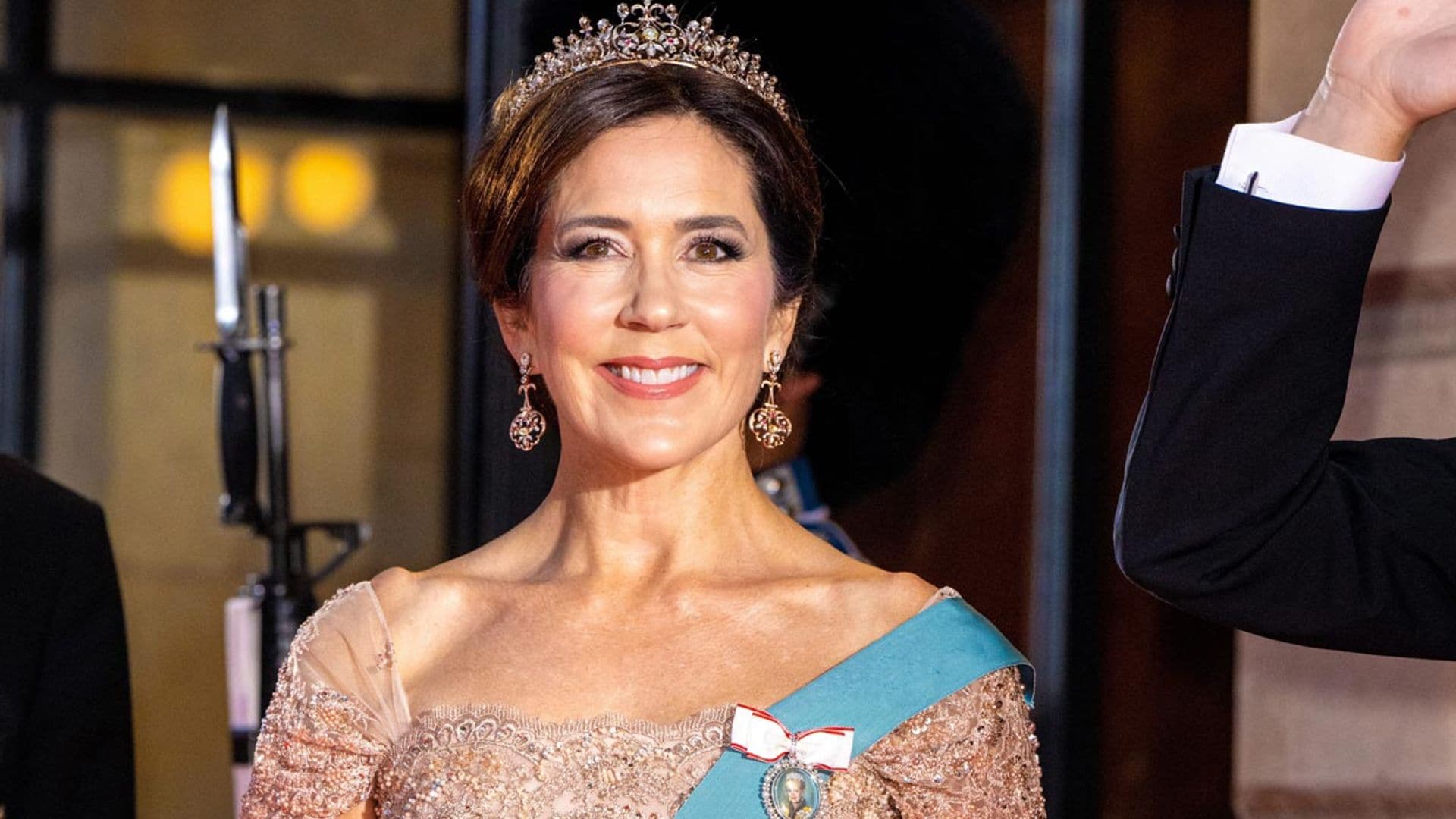 De Mary a Isabella: despliegue de vestidos de gala y tiaras en Copenhague