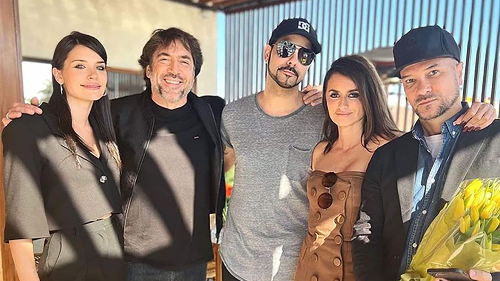 La foto de familia de Penélope Cruz con su hermano y su cuñada en Los Ángeles