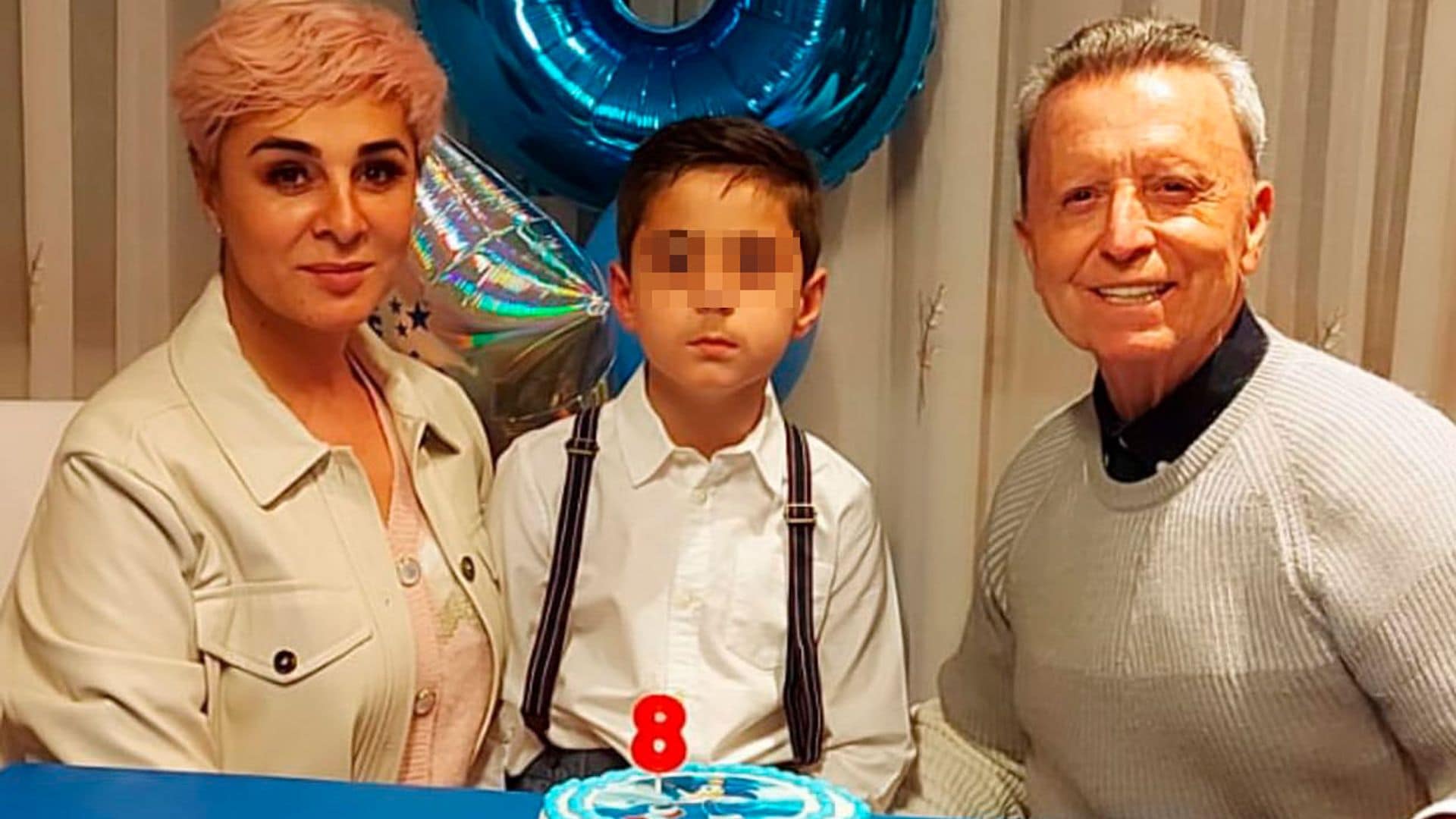 Con tarta de Sonic y 'poquitos regalos': el hijo de Ortega Cano cuenta cómo ha celebrado sus 8 años