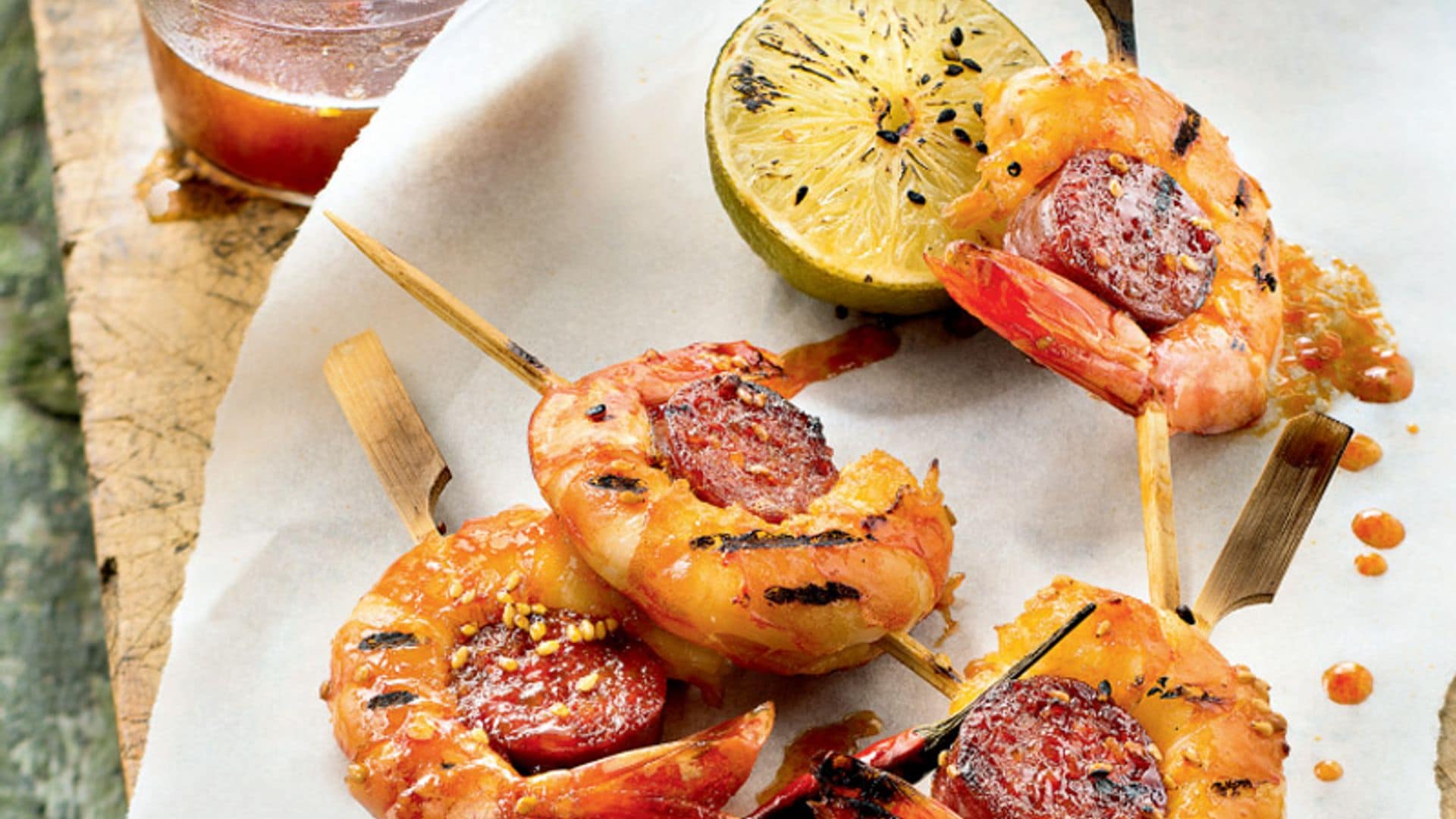 Banderillas de gambas con chorizo