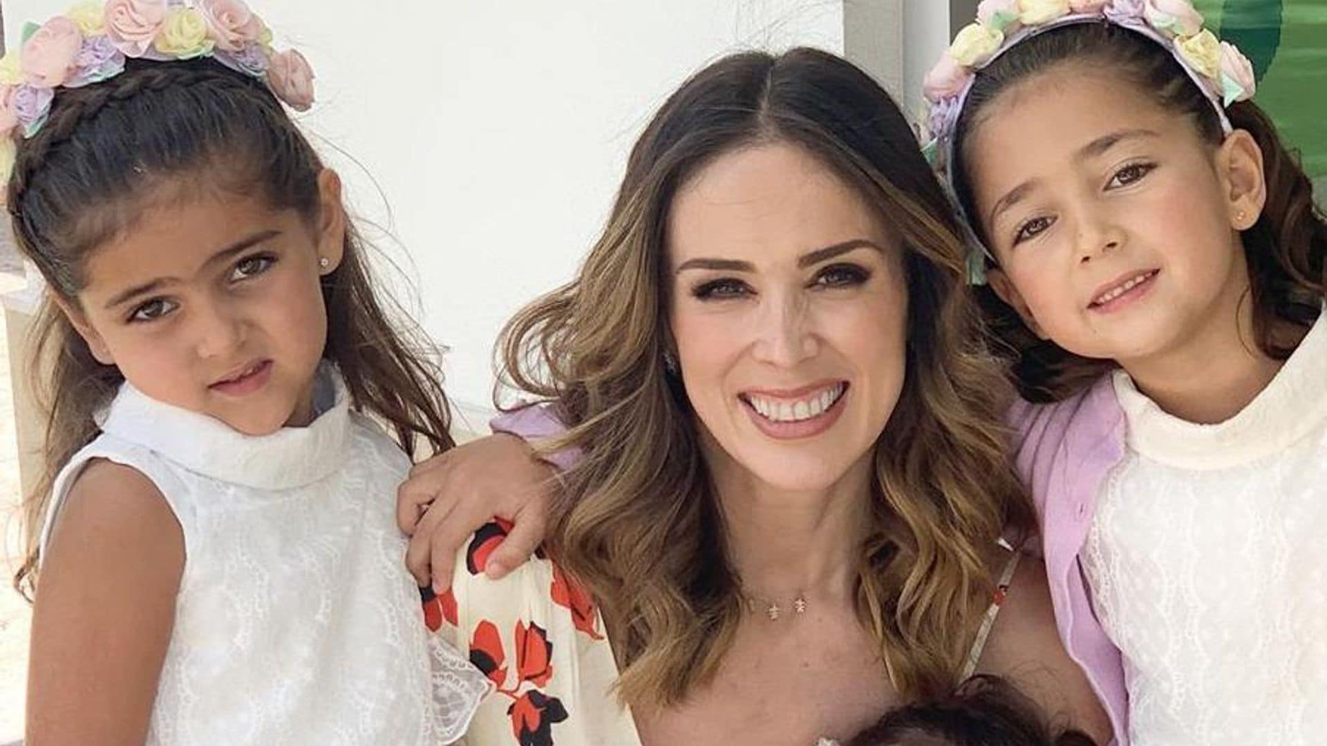 Jacky Bracamontes asegura que sus hijas ya sueñan con usar algún día sus vestidos