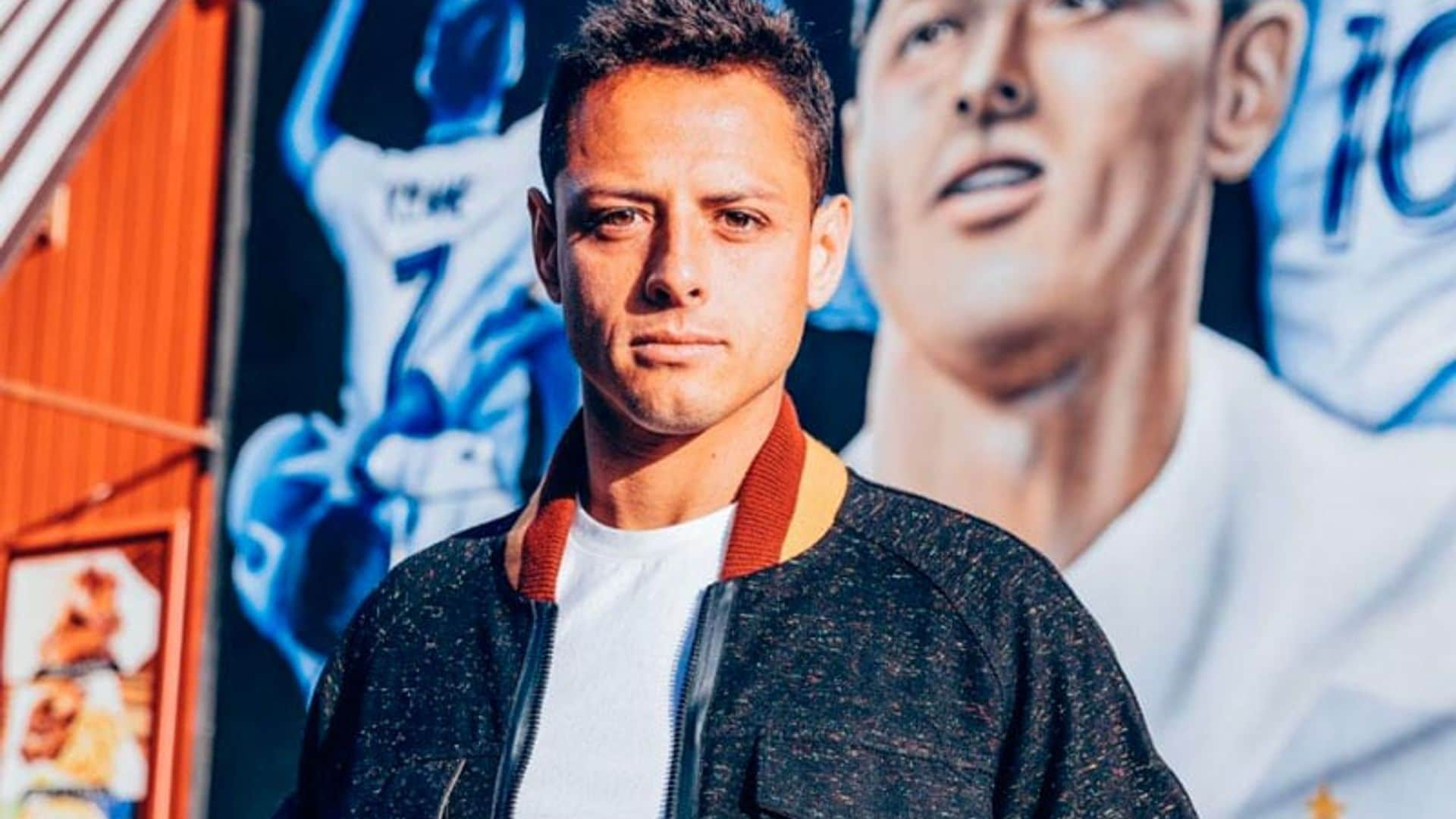 El Chicharito se deja ver muy cariñoso con la guapa modelo con la que estrenó romance