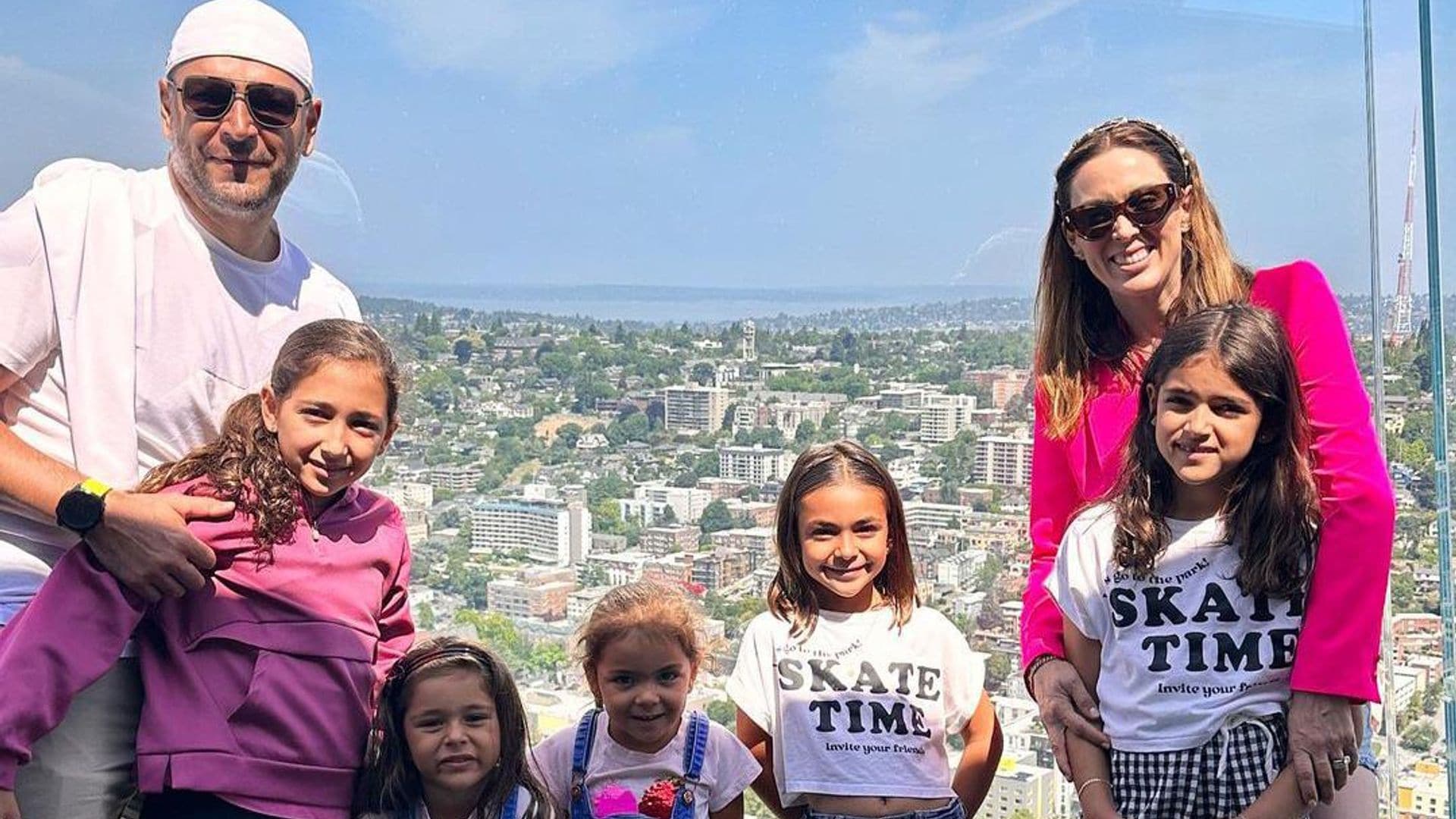 El emocionante fin de semana de Jacky Bracamontes viendo a sus hijas triunfar en los deportes