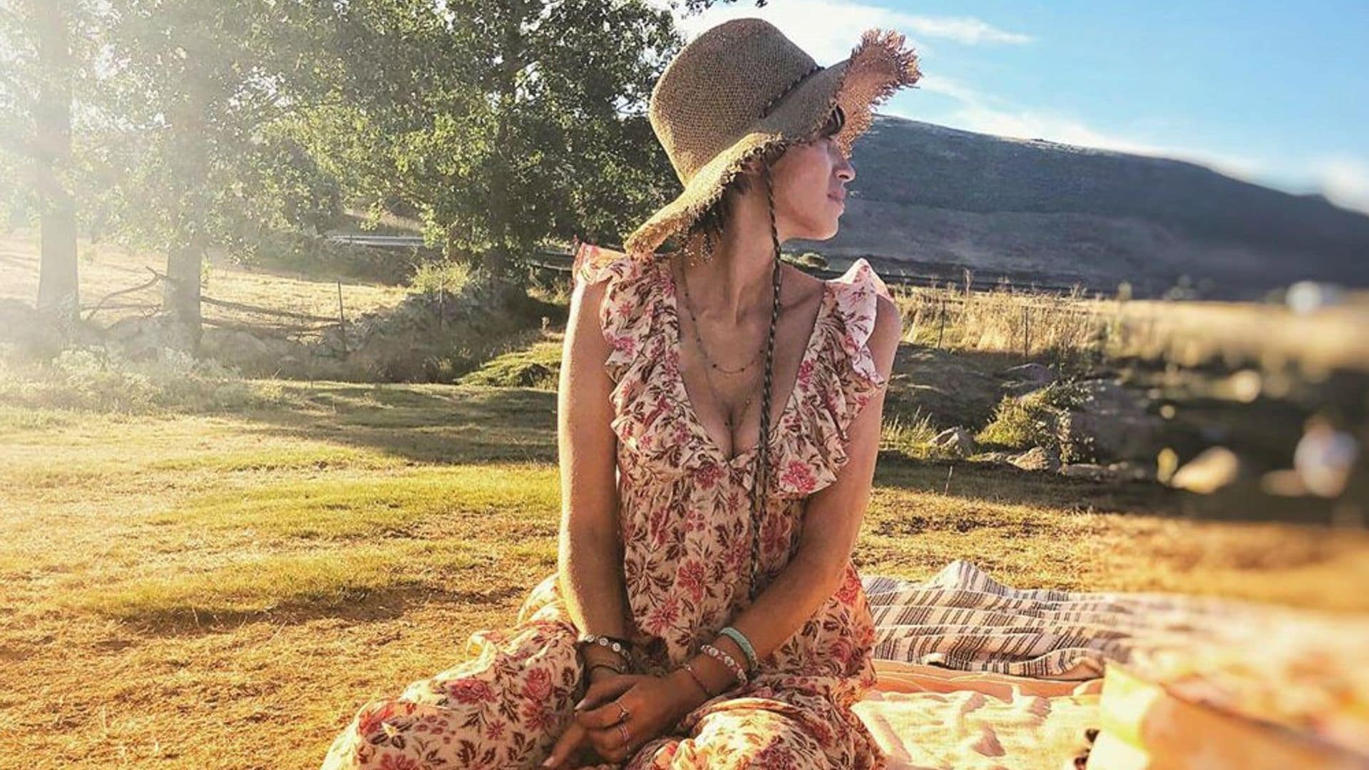 Haz como Sara Carbonero y estrena hoy un vestido bohemio que usarás hasta final de otoño