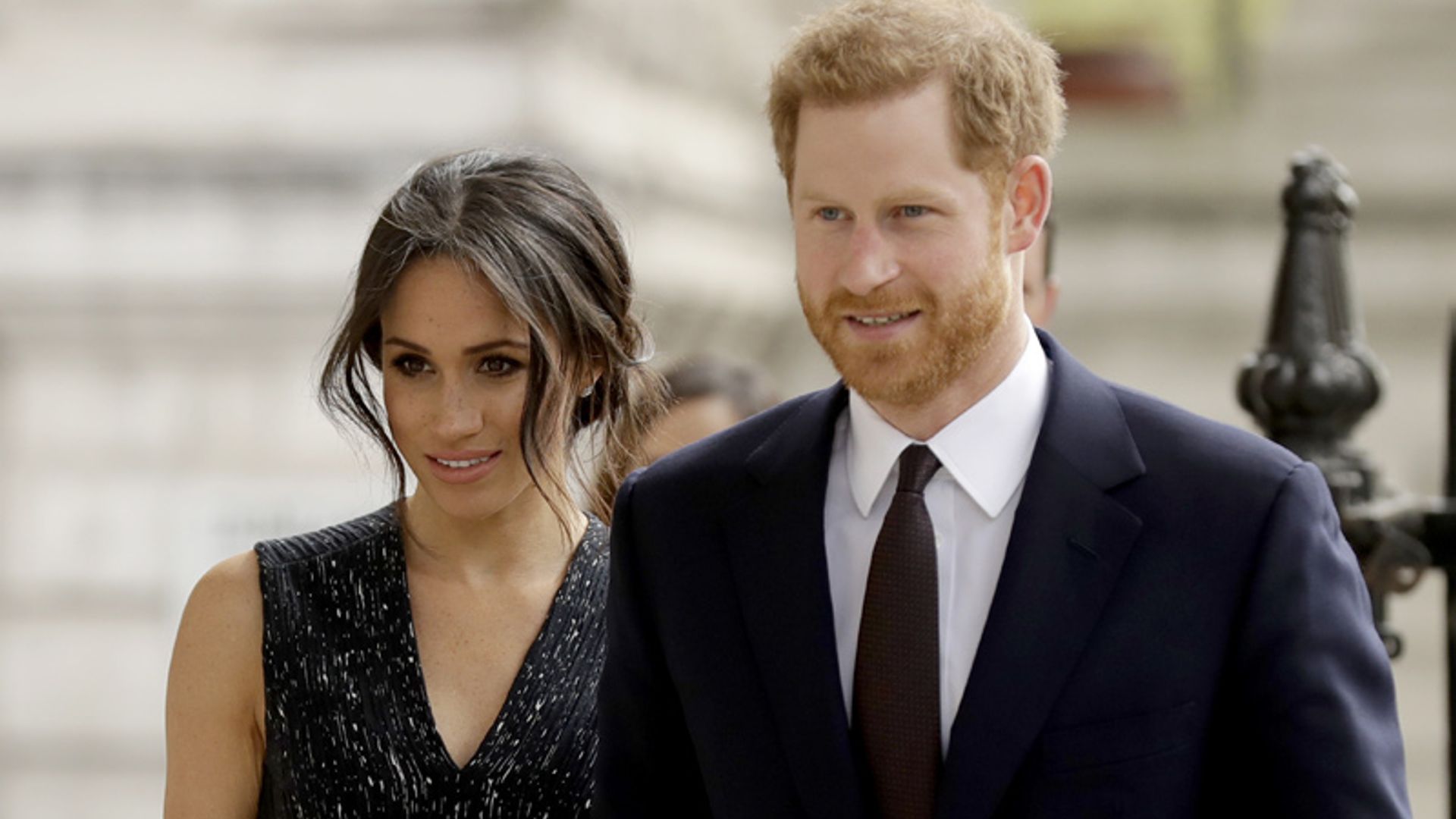 Meghan Markle y el príncipe Harry juntos en un acto tras el nacimiento de su sobrino