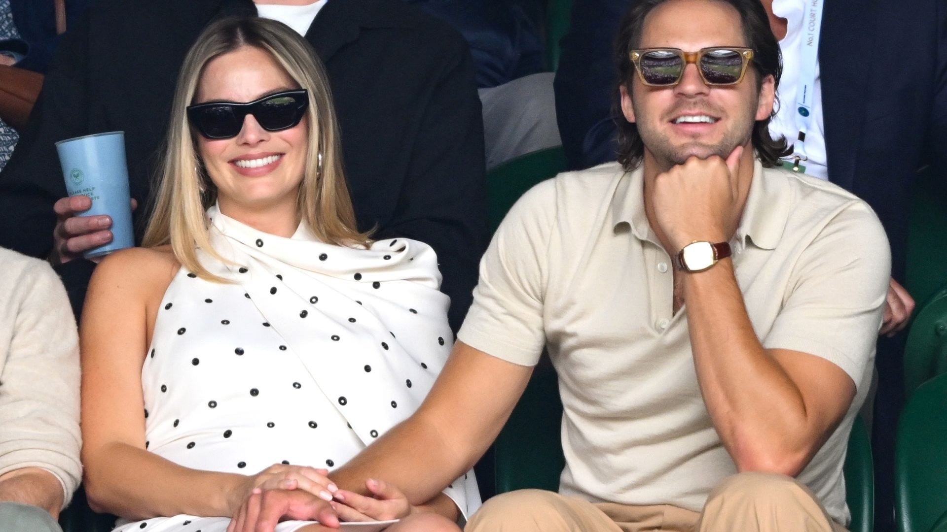 Margot Robbie presume su ‘baby bump’ en Wimbledon con un 'look' muy Barbie