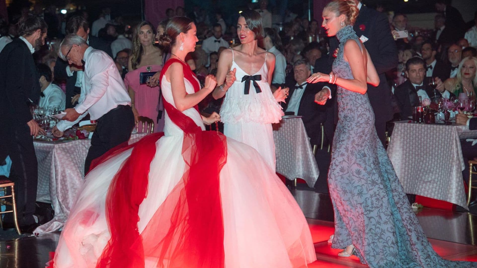 Las anécdotas del Baile de la Rosa, ¿cuál de los hijos de Carolina de Mónaco tiene más ritmo?