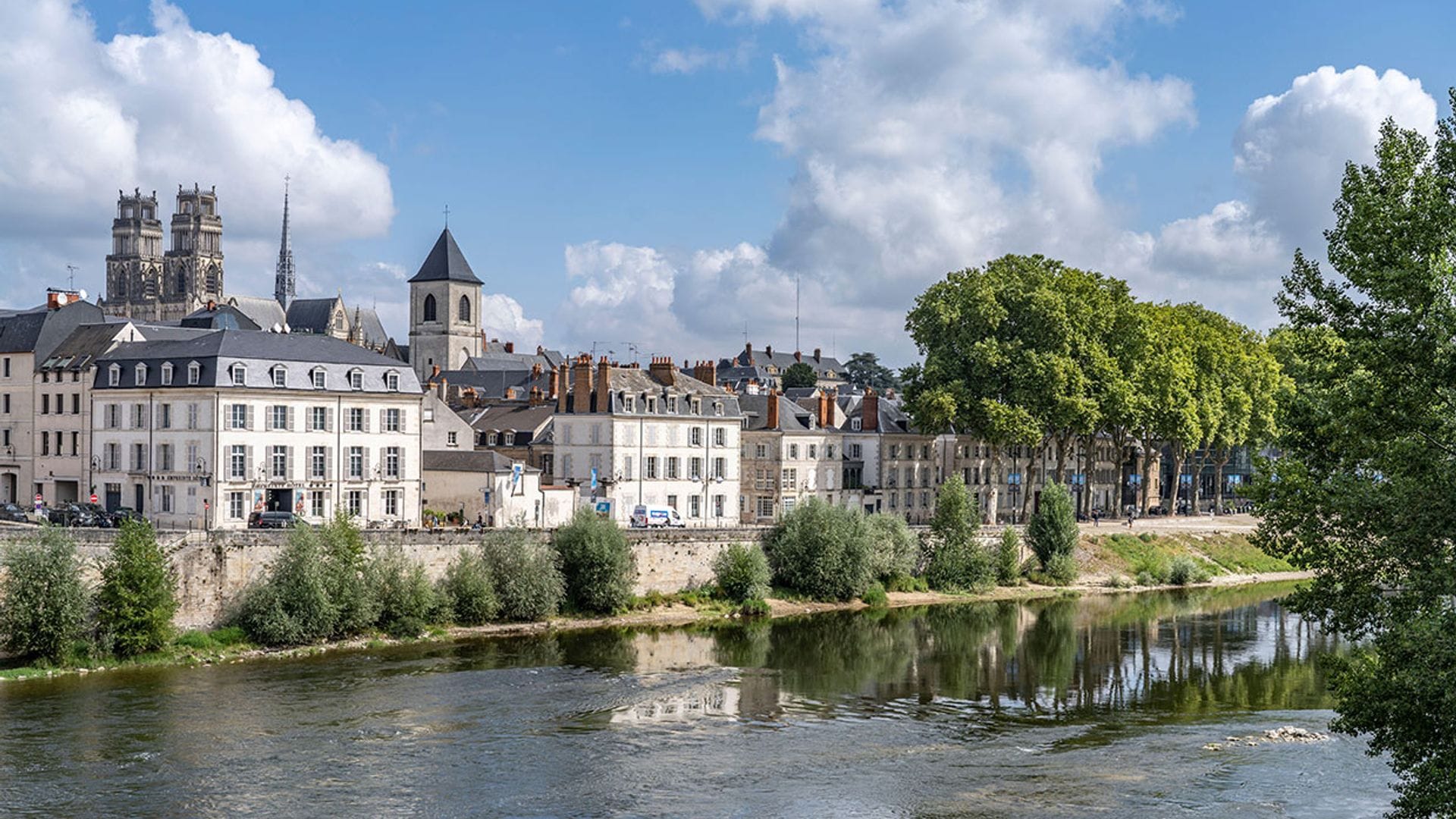 Orleans, la pequeña ciudad a orillas del Loira que merece un viaje