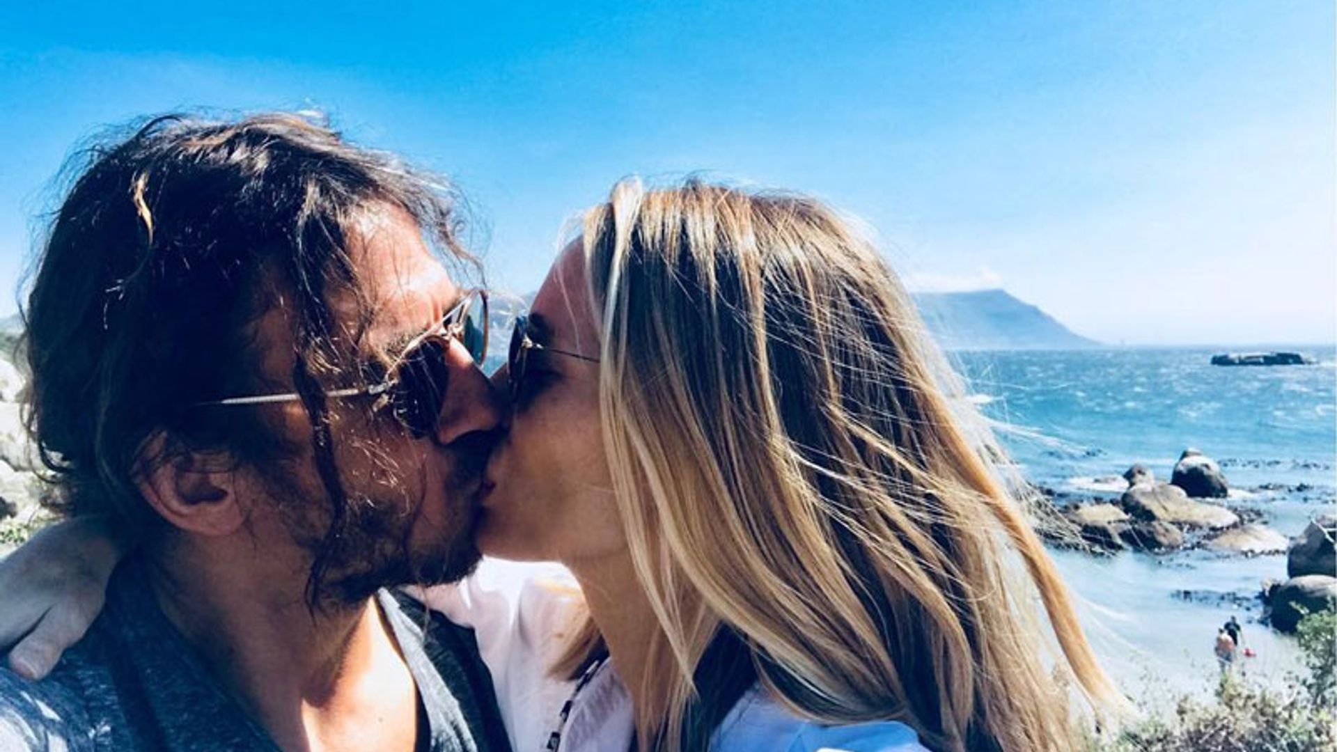 Vanesa Lorenzo y Carles Puyol derriten las redes sociales con sus mensajes de amor