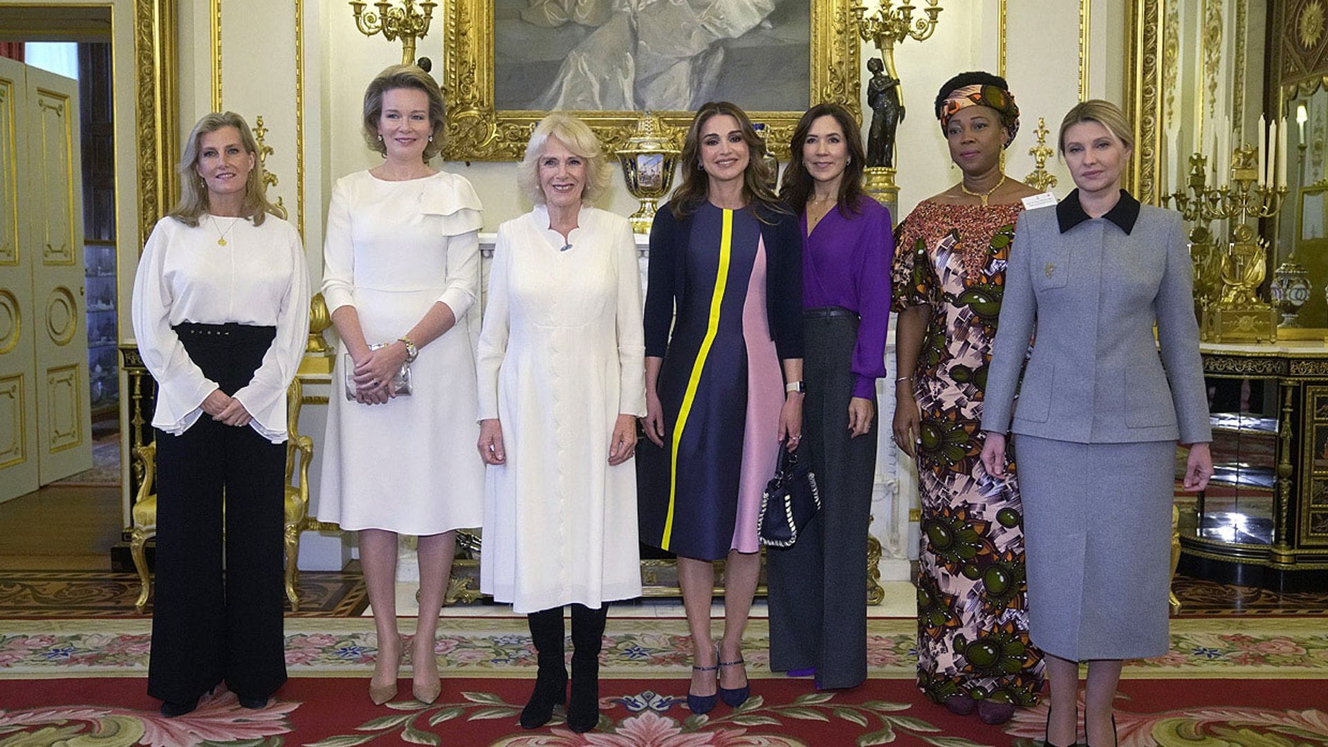 De Rania de Jordania a la primera dama ucraniana: la reina Camilla preside en Buckingham una cumbre en clave femenina