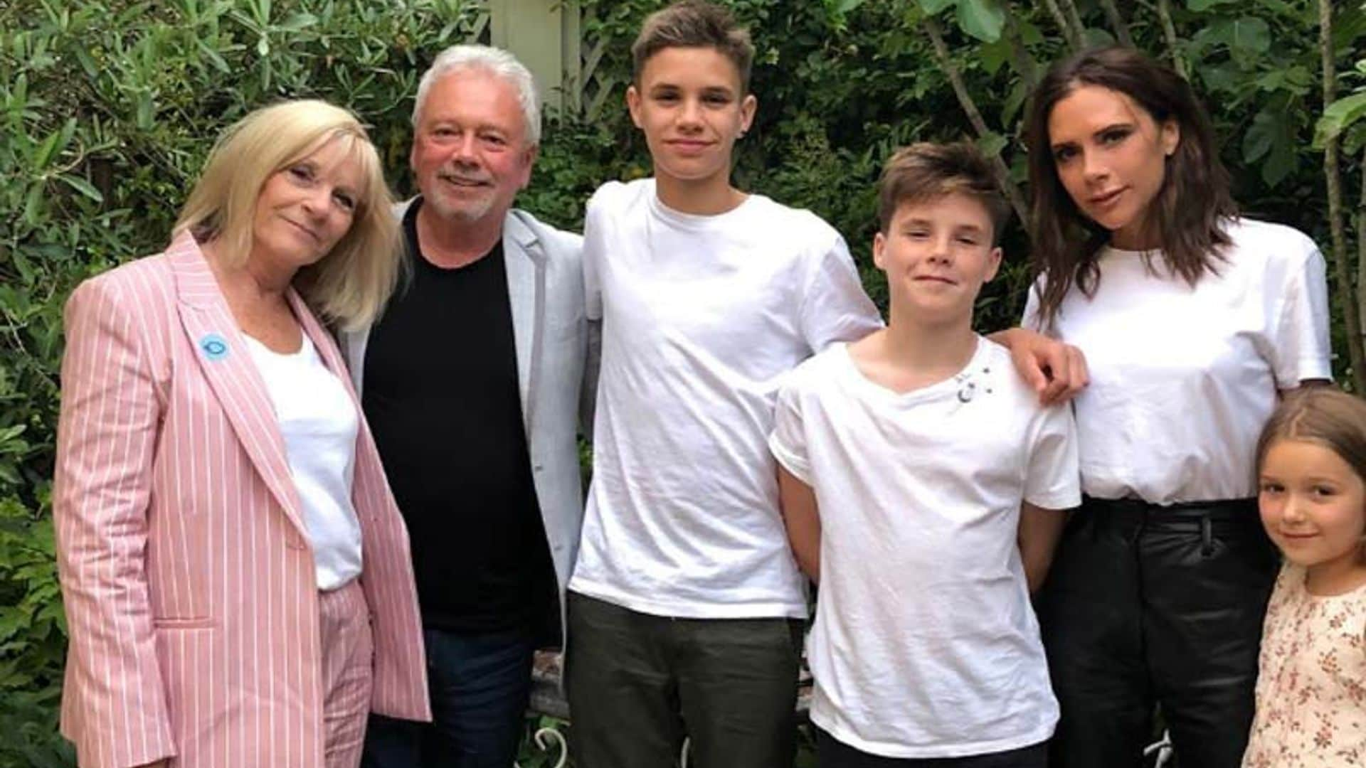 Victoria Beckham se rodea de su familia tras desmentir los rumores de divorcio de David