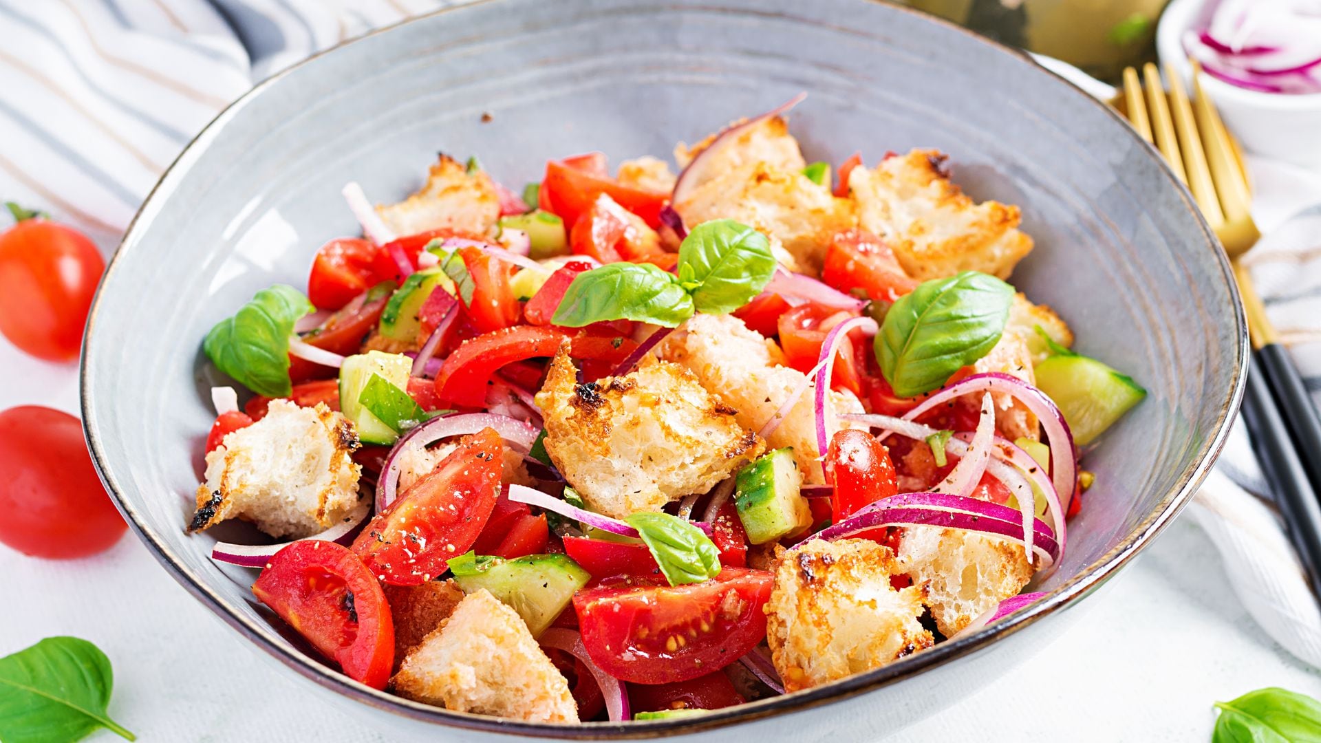 Panzanella, ensalada italiana