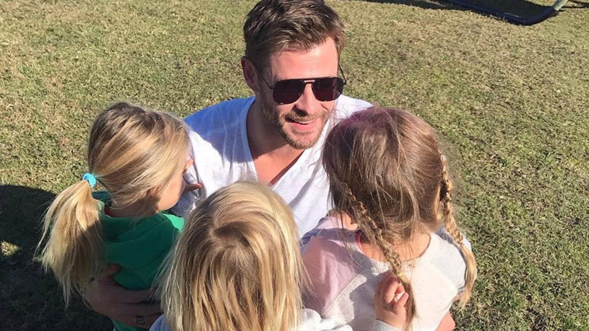 Chris Hemsworth, un superpapá en acción