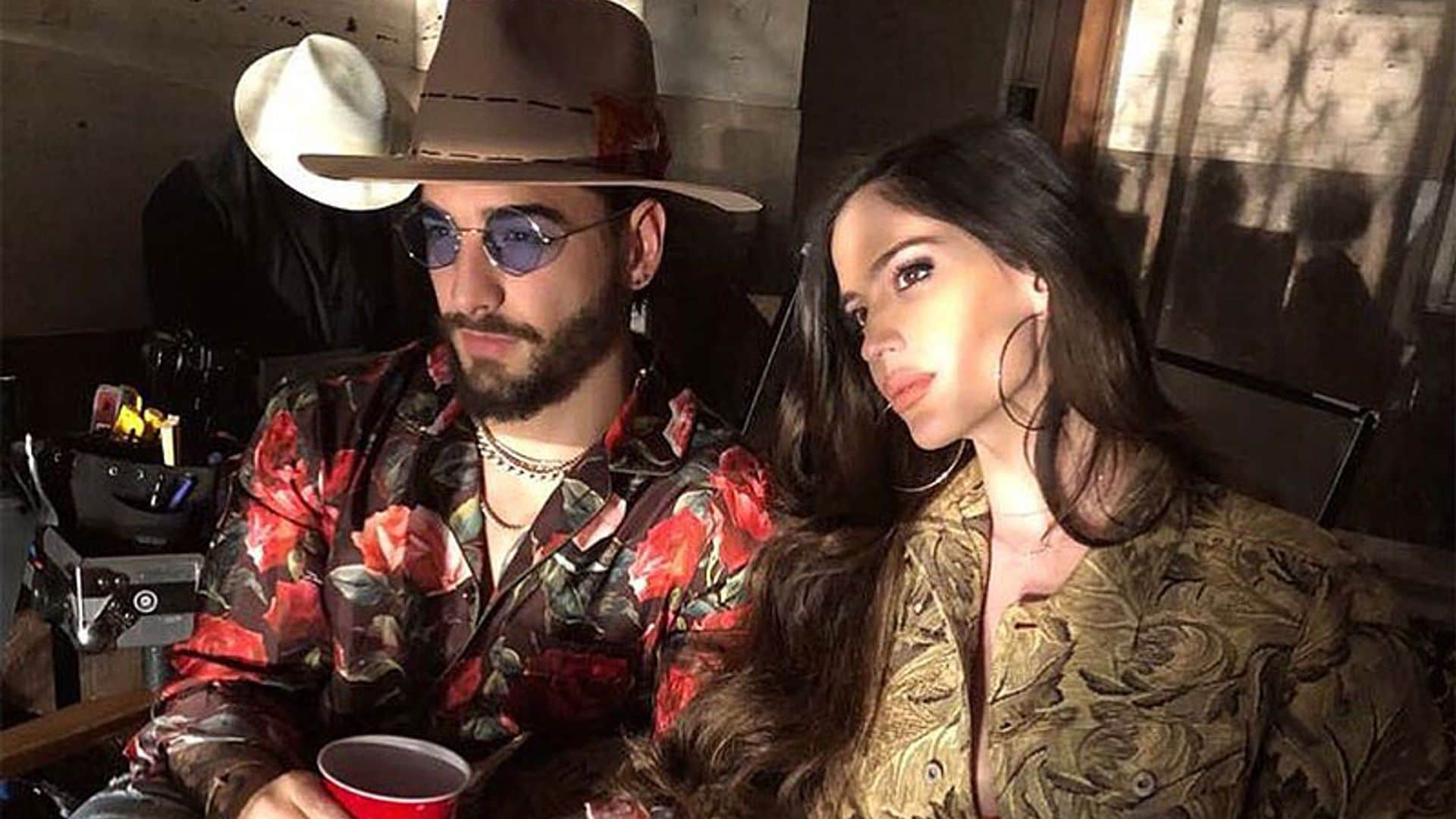 ¡Felices los dos! Maluma sorprende a su novia en pleno concierto