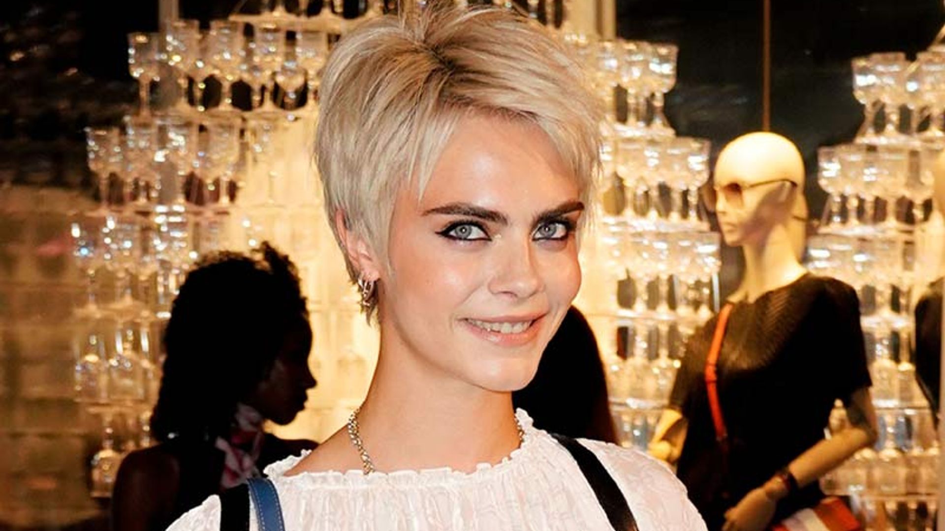 Cara Delevingne recupera el color de pelo con el que se hizo famosa