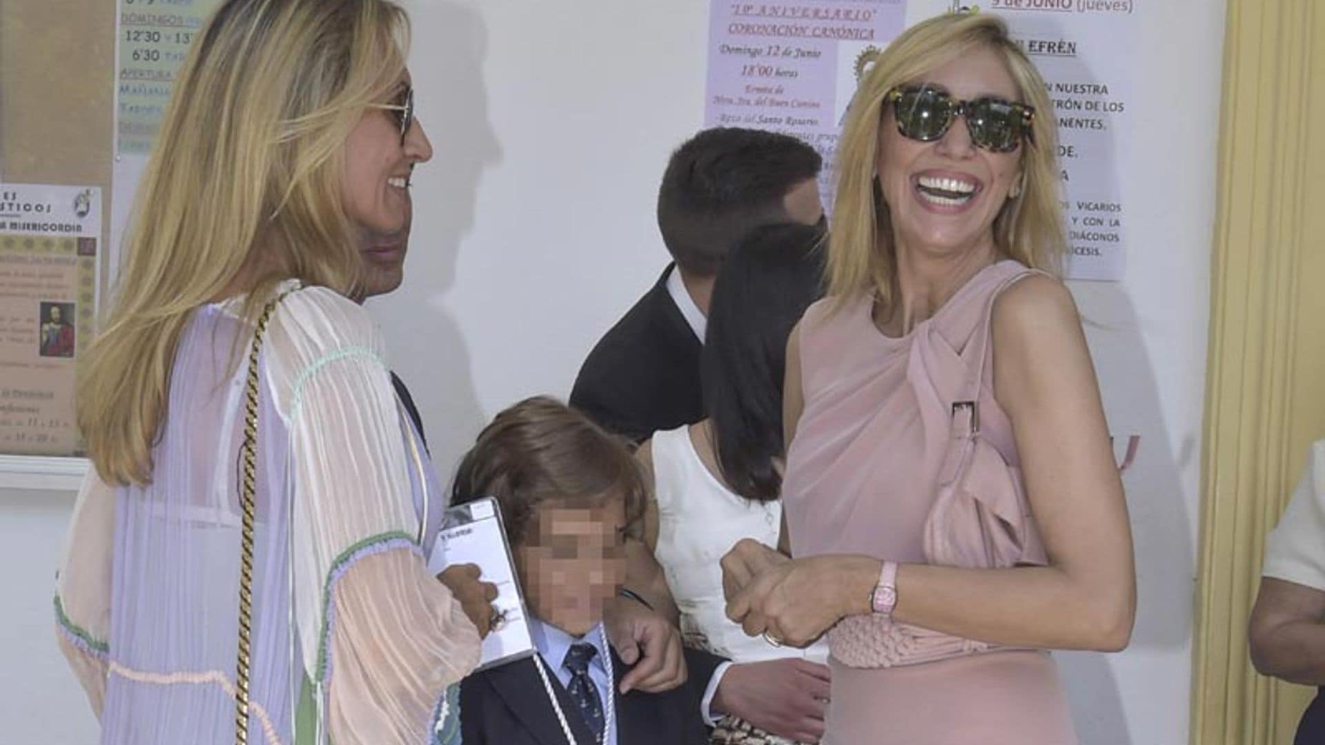 El hijo de Marta Robles recibe la primera comunión