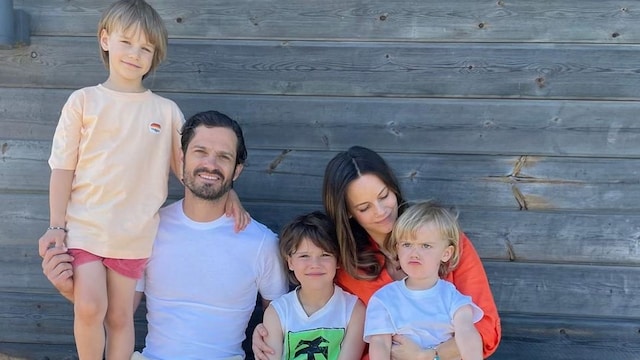 Carlos Felipe y Sofía de Suecia con sus tres hijos