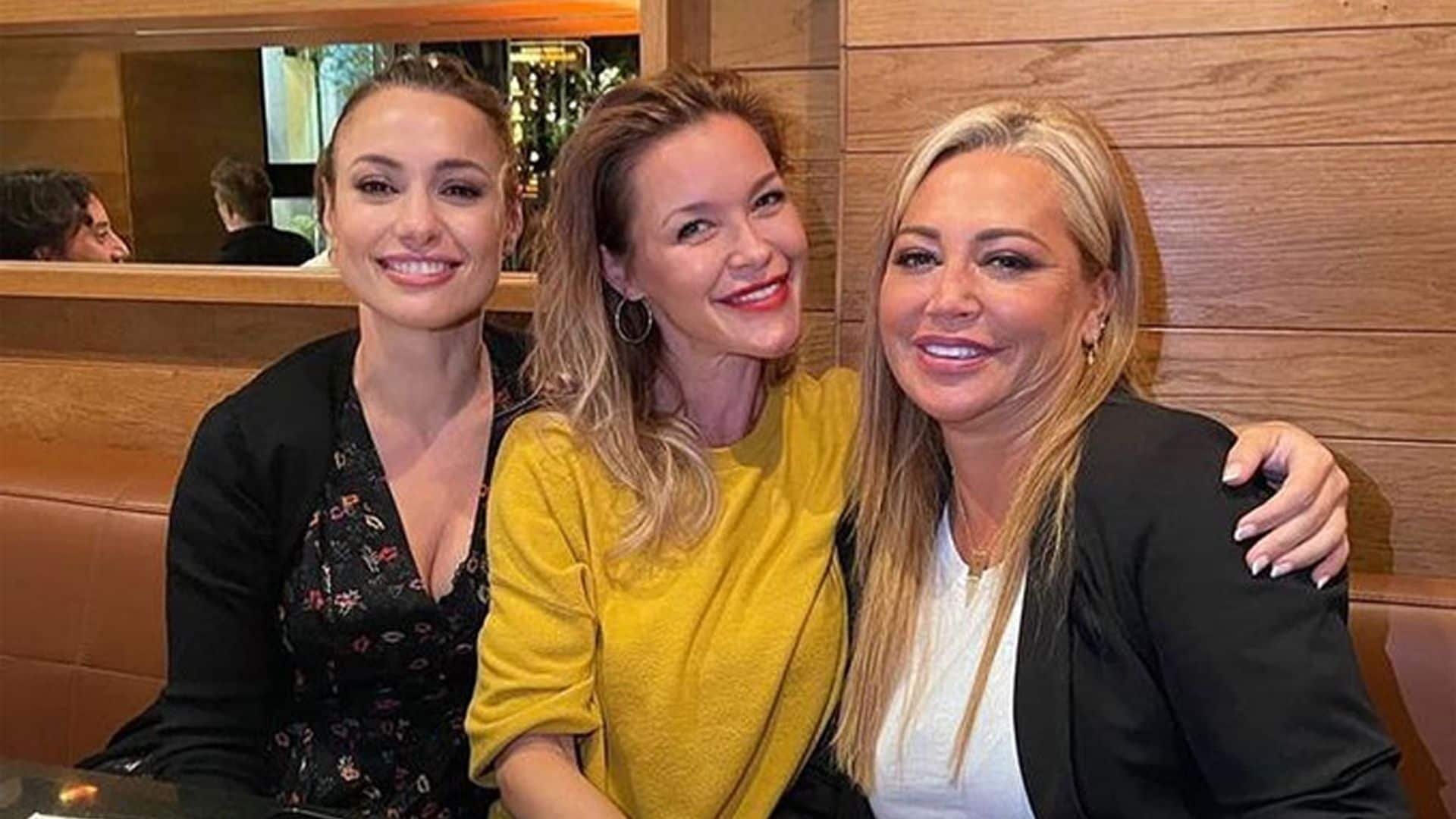 ¡Risas sin parar! La divertida cena de Belén Esteban con sus amigas Natalia Verbeke y María Esteve