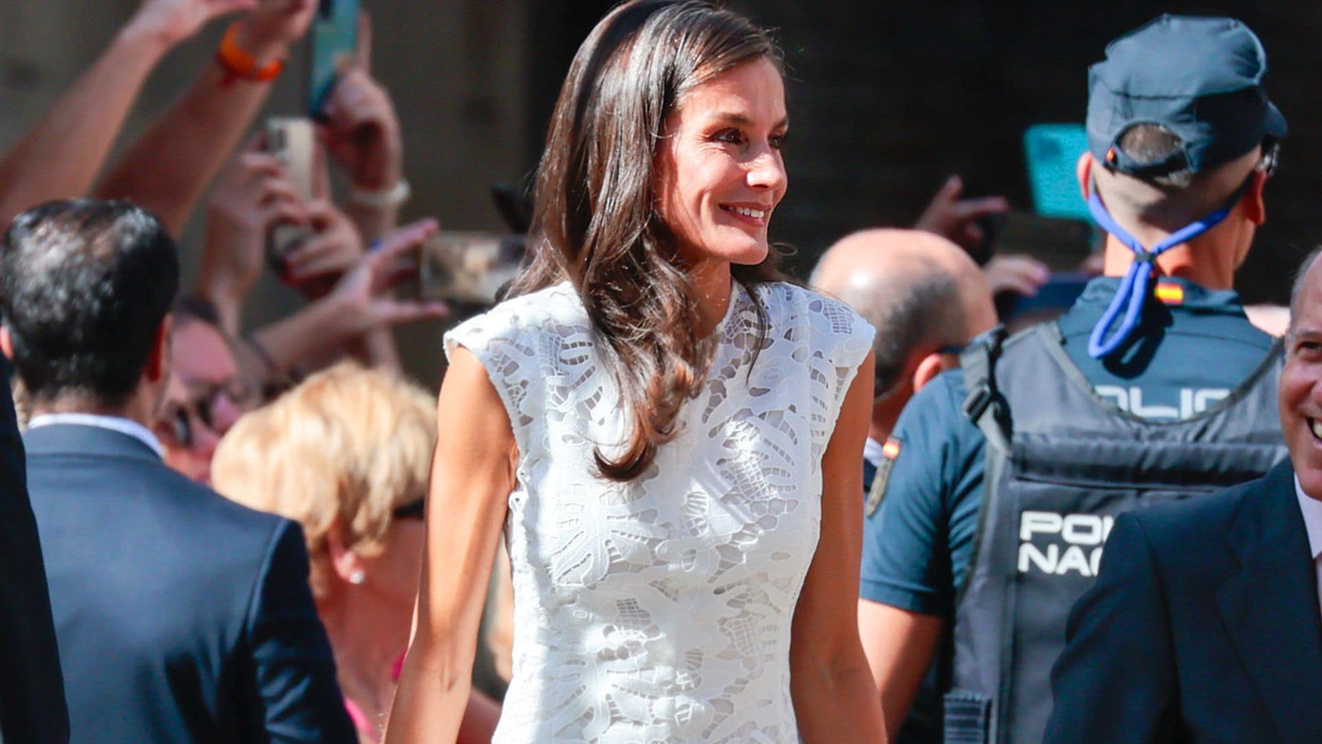 La reina Letizia recupera el vestido semitransparente con sello español que causó sensación