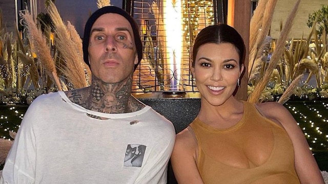 kim kardashian goes to dinner with khloe rob kourtney and travis barker