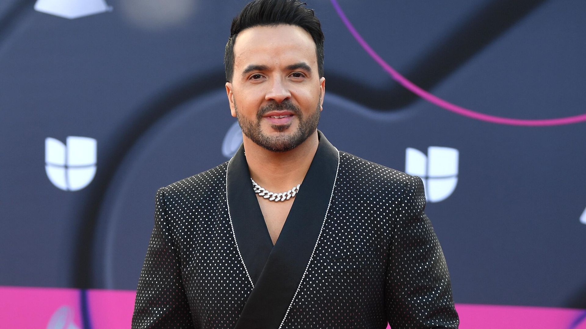 Luis Fonsi revela cómo asume que se le pregunte de su matrimonio con ...