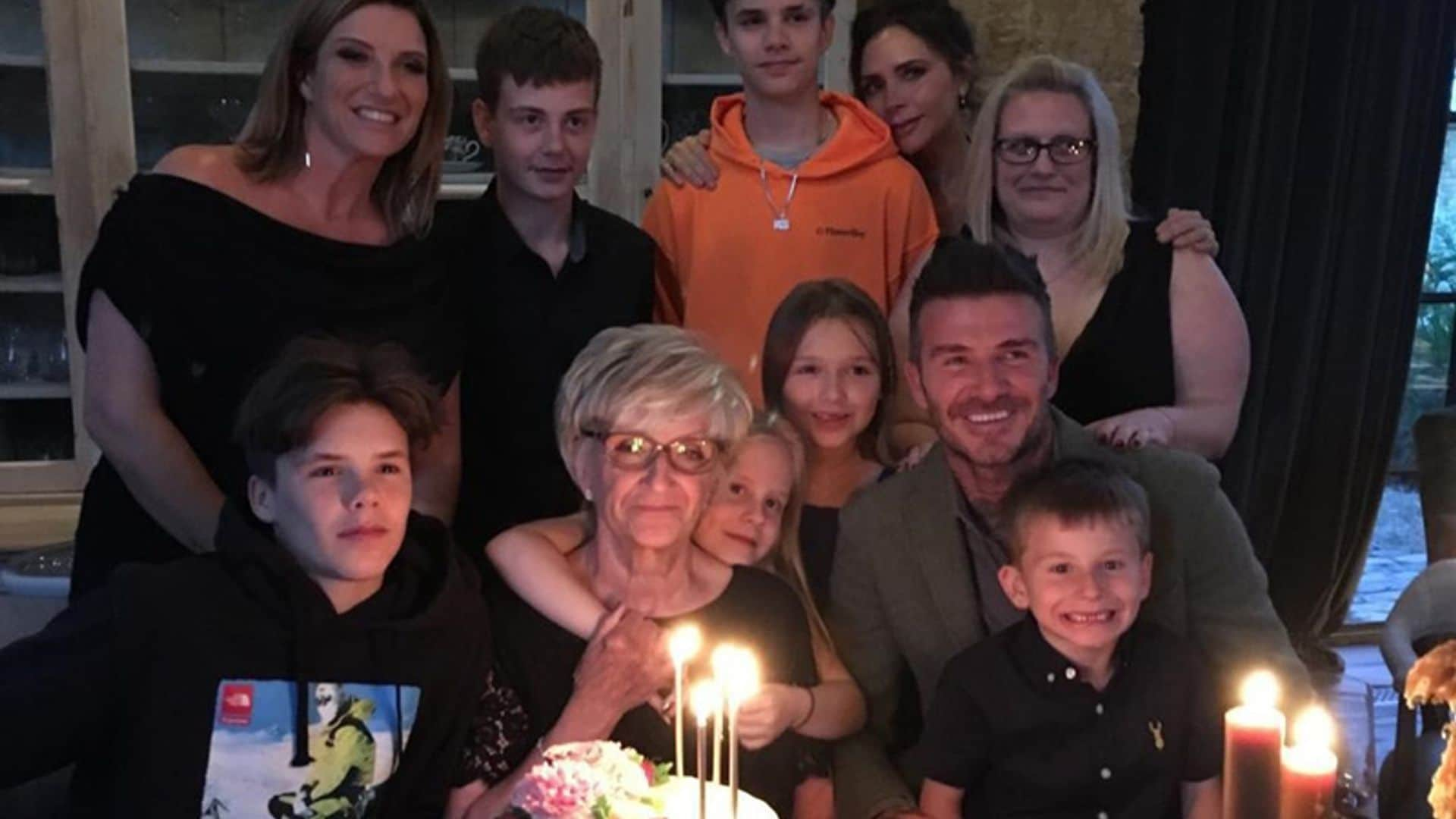 David Beckham reúne a su familia en el cumpleaños de su madre, ¿viajará a la boda de Sergio Ramos?