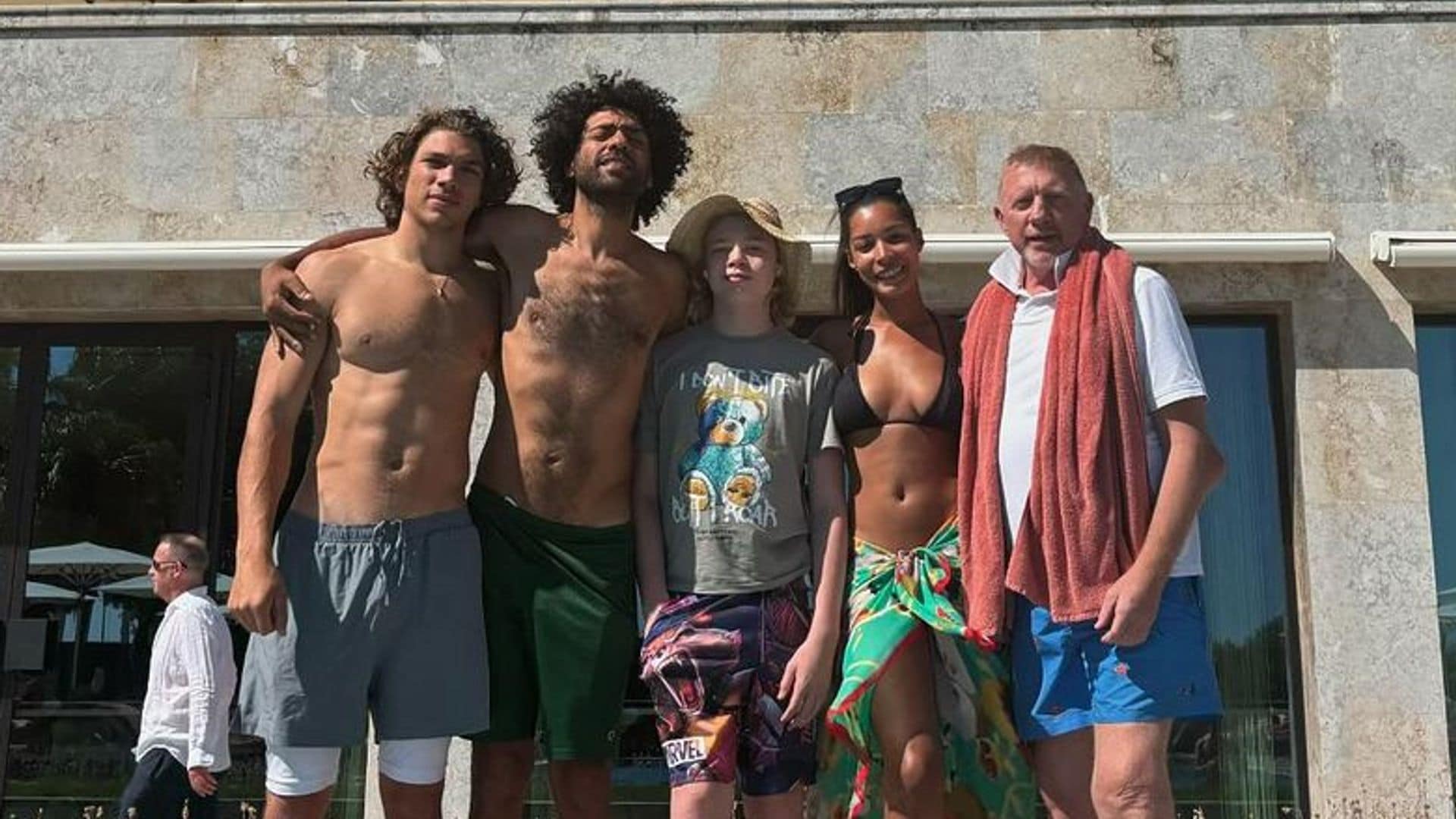 ¿Conoces a los hijos de Boris Becker? Este es su posado 'oficial' de verano