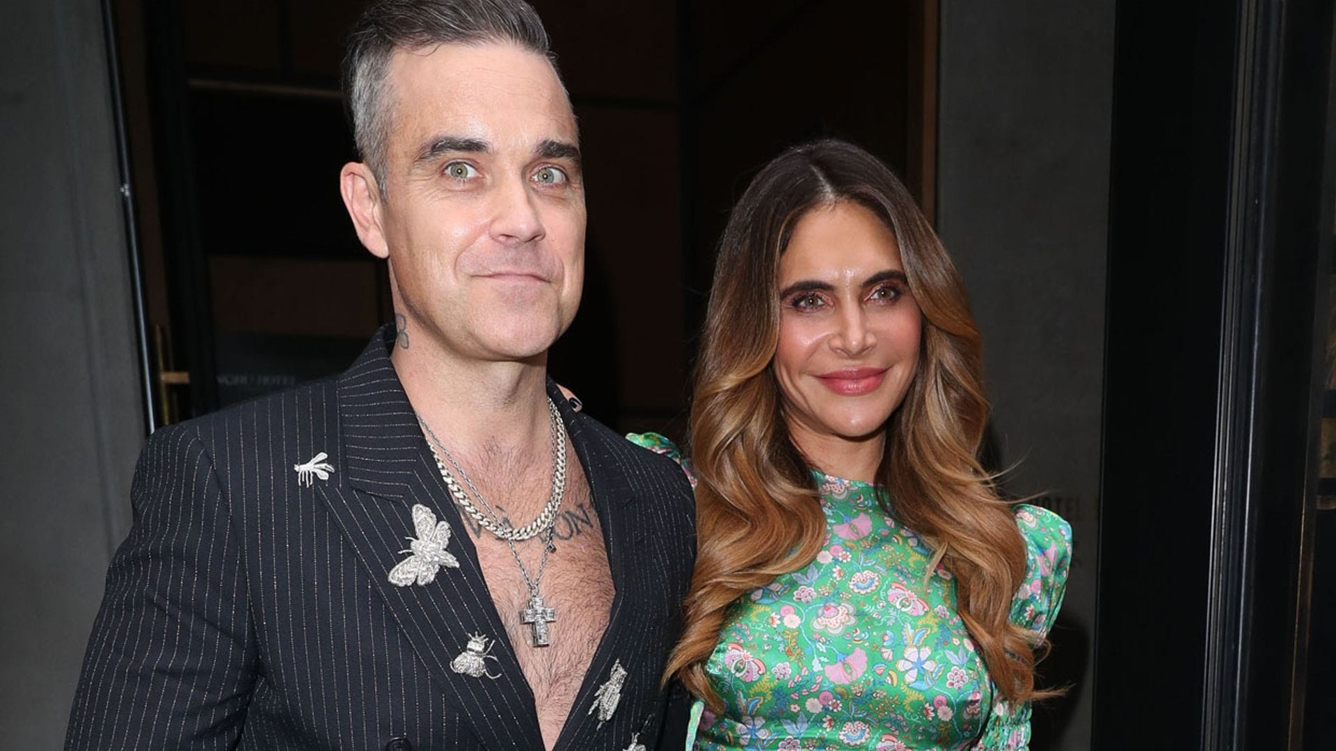 ¡Sorpresa! Robbie Williams y Ayda Field presentan a su cuarto bebé