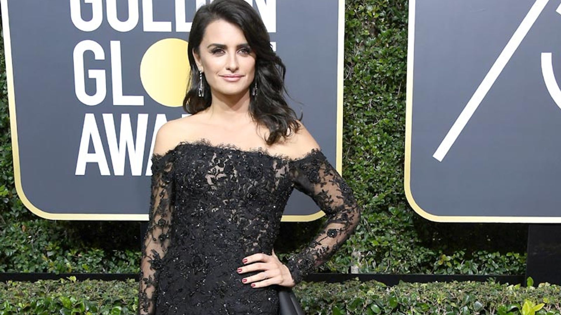 Las curiosidades que no esperas del look de Penélope Cruz en los Globo de Oro