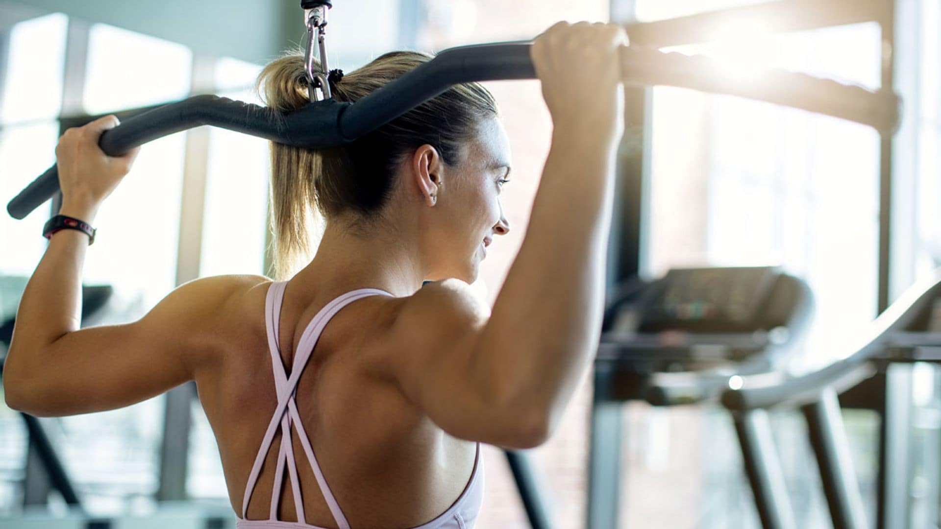 Estos son los 8 mejores ejercicios de resistencia para ganar masa muscular