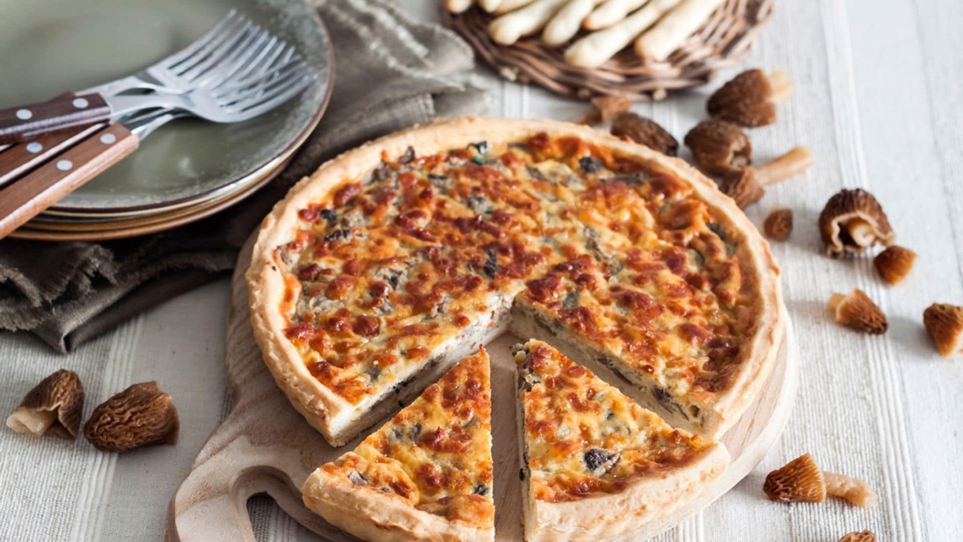 'Quiche' de colmenillas y espárragos