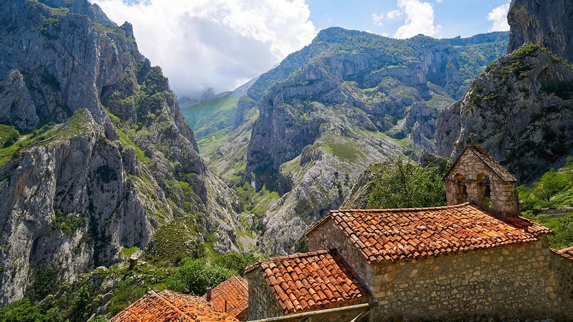 Cabrales, ese rincón asturiano que da nombre un queso