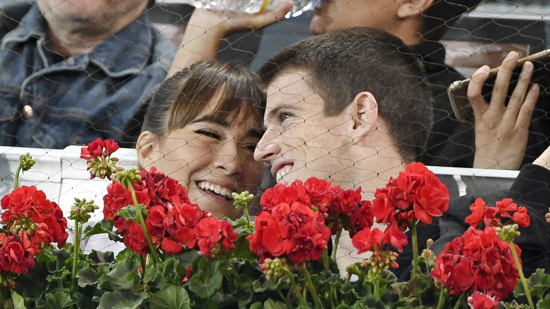 ¡Ya no se esconden! Aitana y Miguel Bernardeau: miradas con las que sobran las palabras