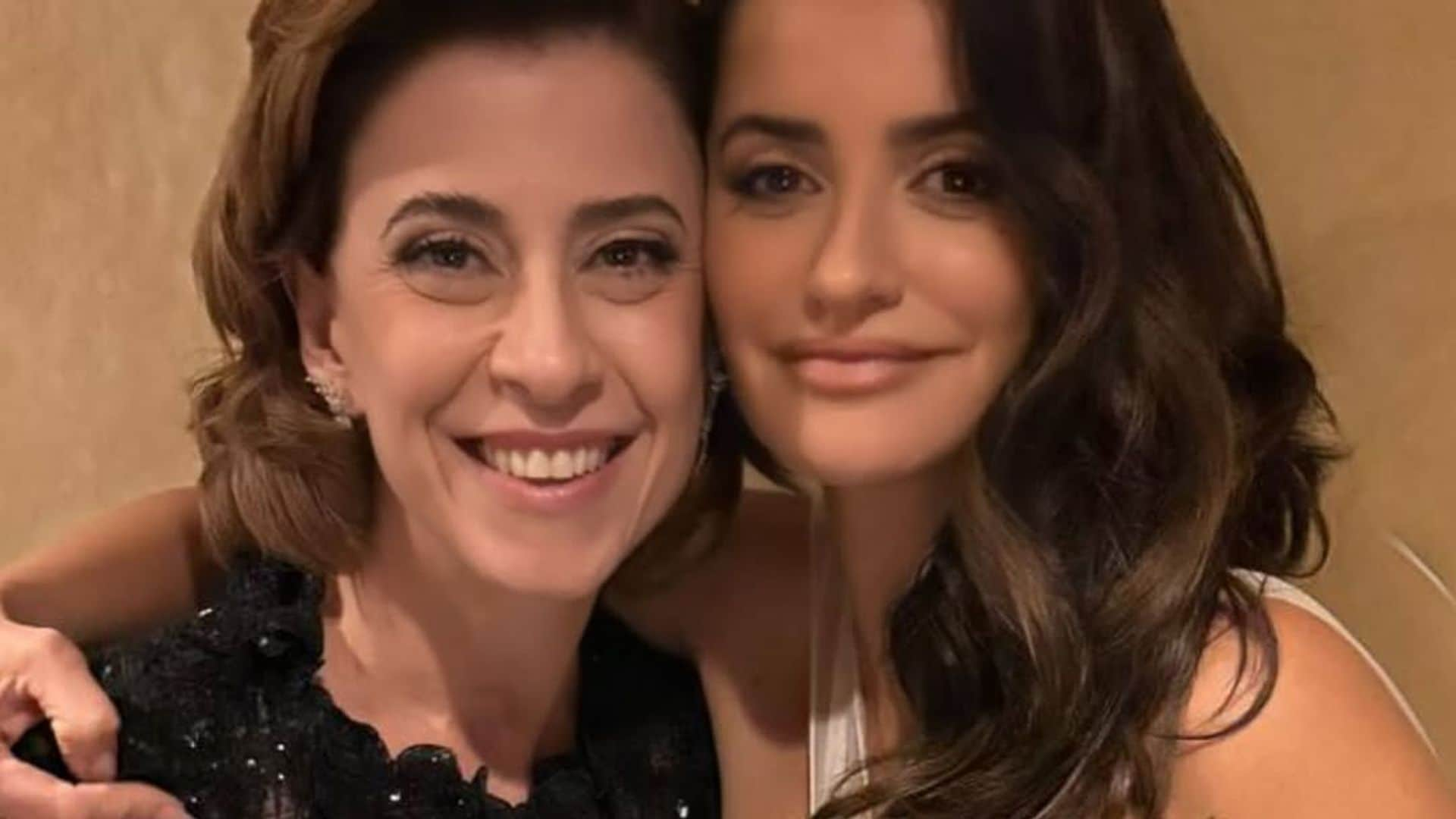 Penélope Cruz sorprende con imágenes inéditas de los Oscar junto a un invitado completamente inesperado