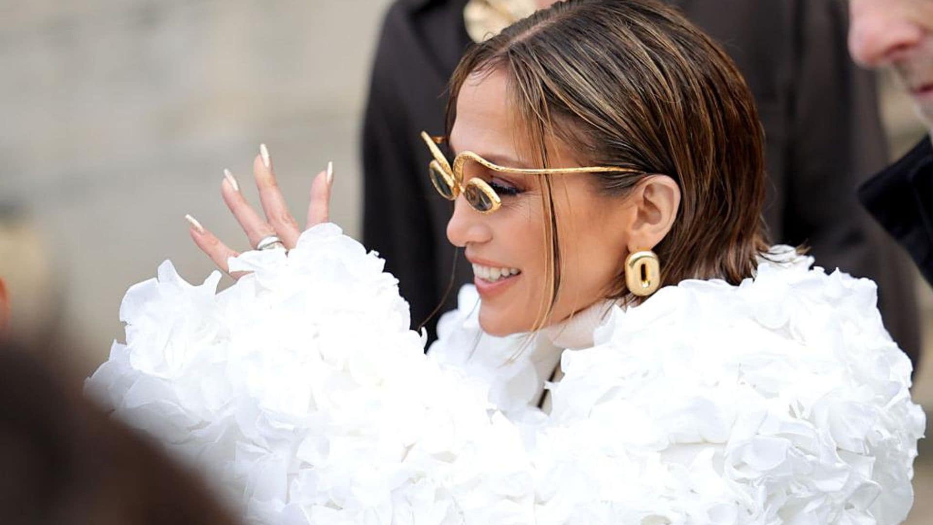 Jennifer Lopez y su radical cambio de look en París | ¡HOLA!