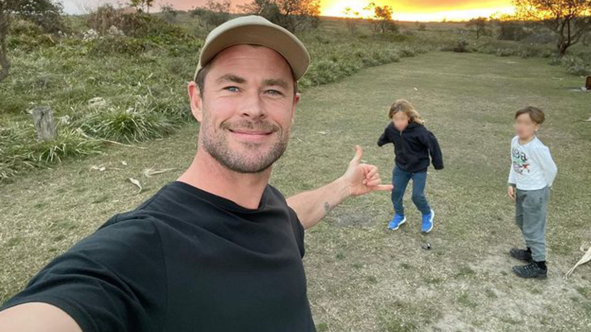 ¡Thor ya tiene rivales! El divertido vídeo de Chris Hemsworth enseñando a boxear a sus hijos