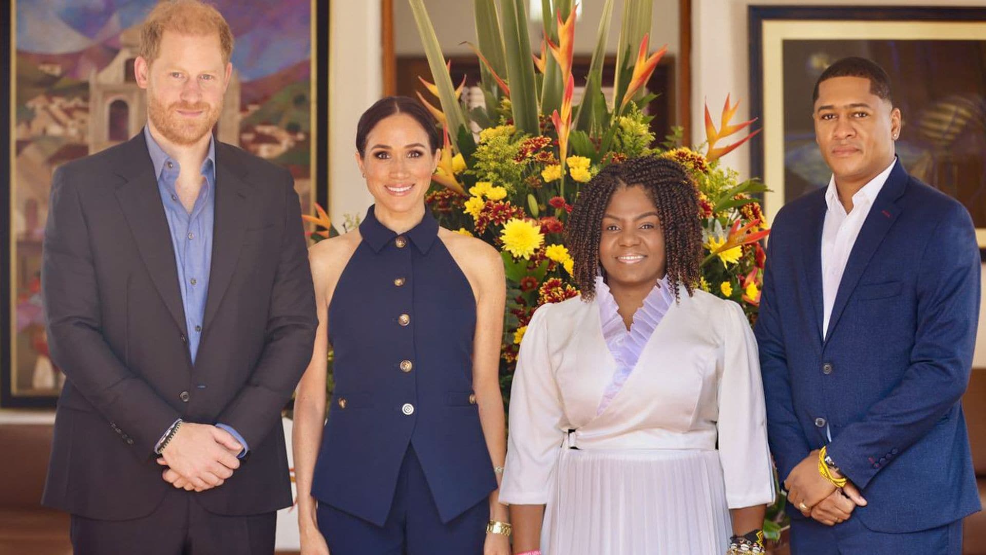 Meghan Markle deslumbra en su primer viaje a Colombia con un elegante traje de chaleco