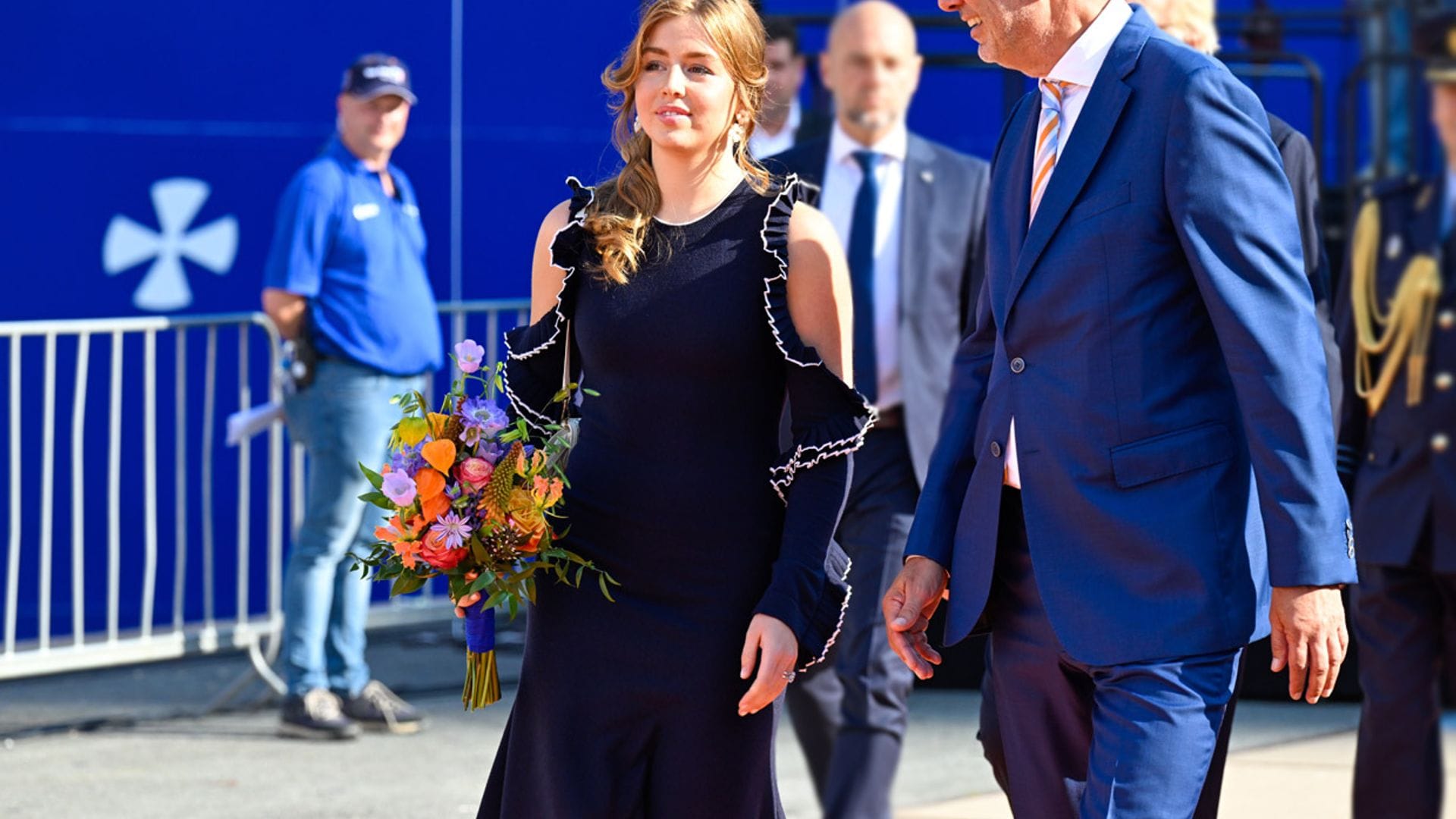 Alexia de Países Bajos rescata un vestido marinero de su madre y pendientes españoles para su debut en solitario