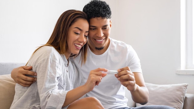 pareja sonriente