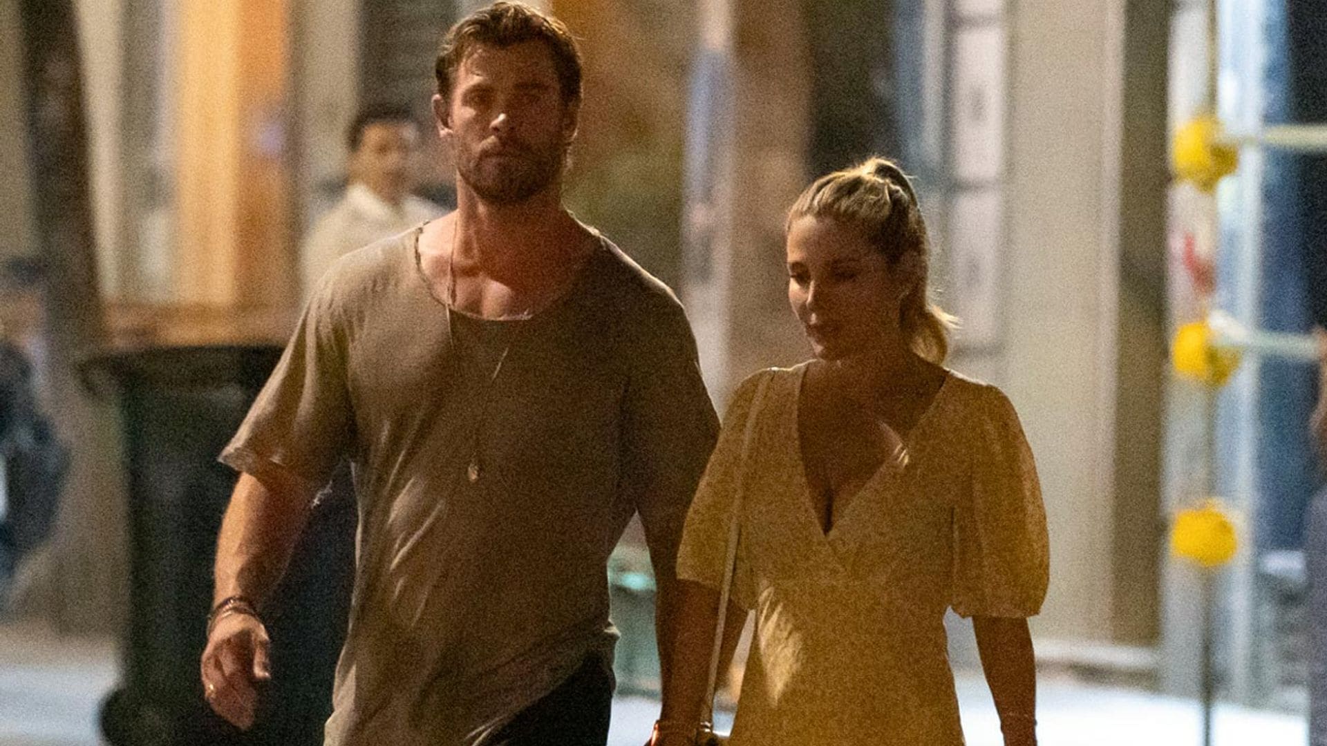 Elsa Pataky y Chris Hemsworth, como dos turistas más de cena romántica en Madrid