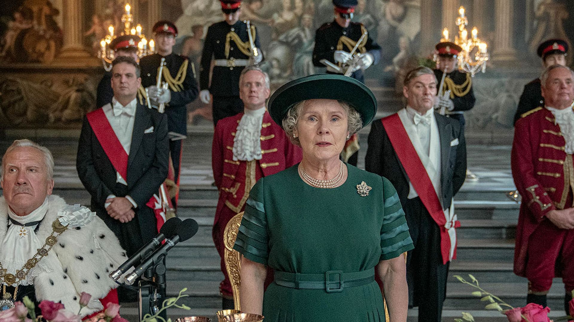 'The Crown' eclipsa los estrenos navideños de las novedades hoy de Netflix