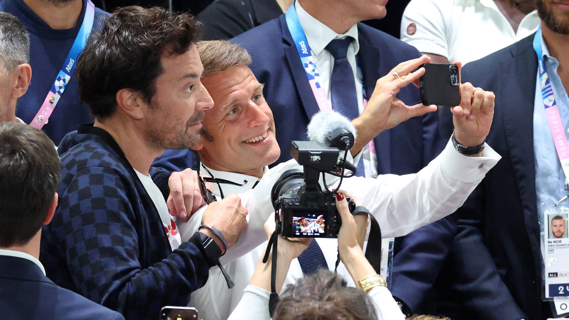 Del selfie de Jimmy Fallon y Macron a la emoción de Tom Cruise, desfile de estrellas en los Juegos Olímpicos