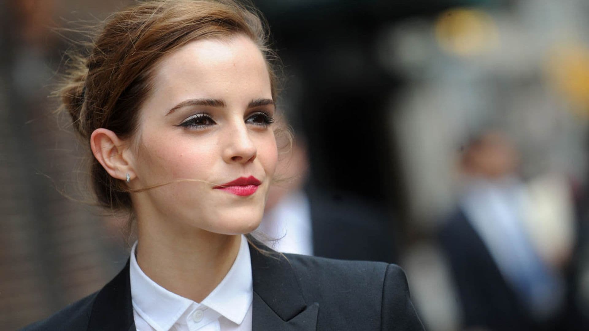 El look de paseo de Emma Watson o el perfecto armario cápsula de una británica en invierno