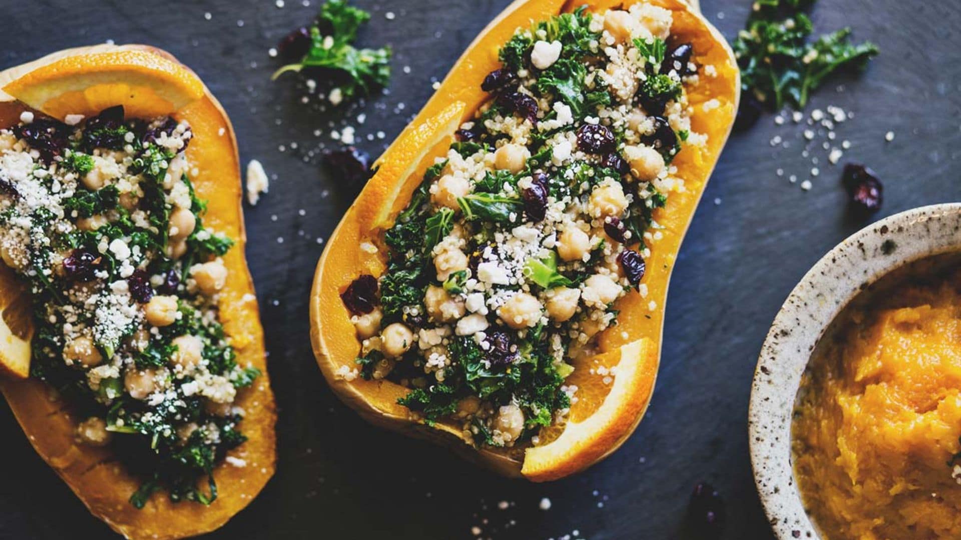 Calabazas rellenas de cuscús, garbanzos y pasas