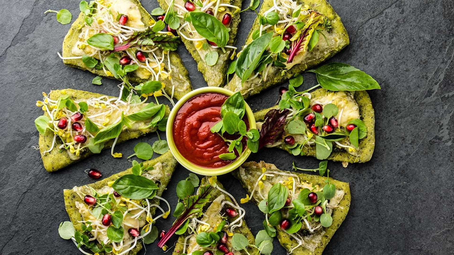 Pizza con base de brócoli y espinaca