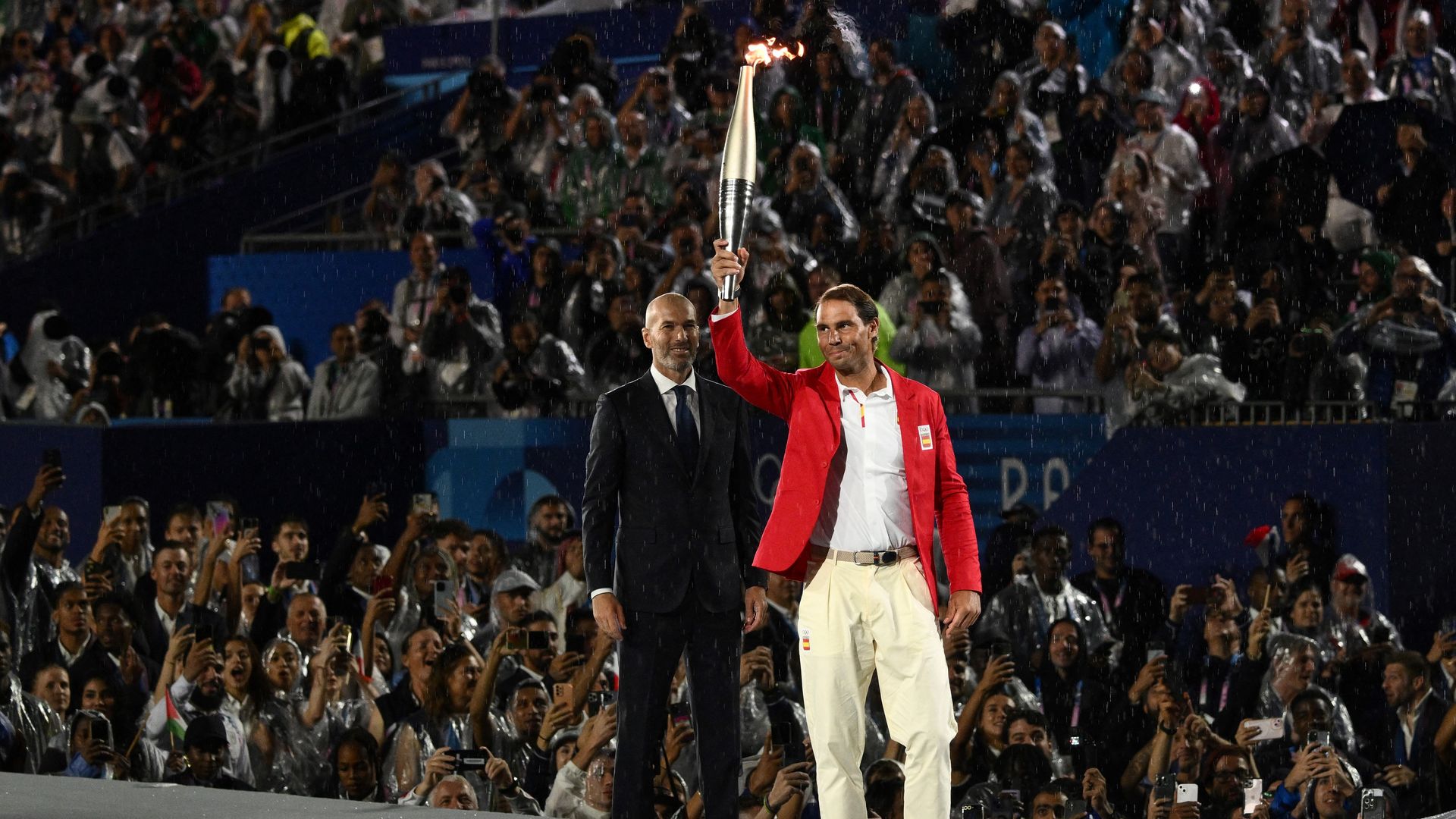 Nadal ha protagonizado una de las grandes imágenes de la ceremonia de inauguración