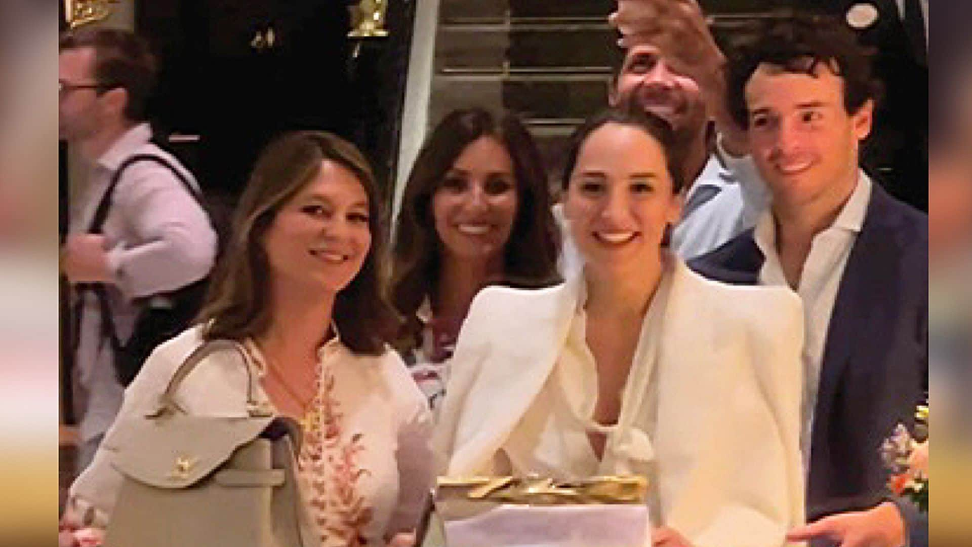 El 'selfie' de las tres hijas de Isabel Preysler en la preboda: cómplices y muy unidas