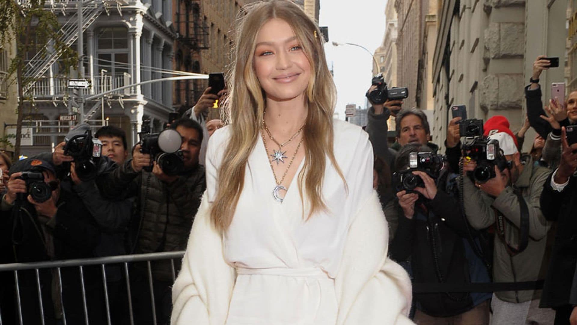 Gigi Hadid diseña el zapato perfecto para las que no resisten los tacones