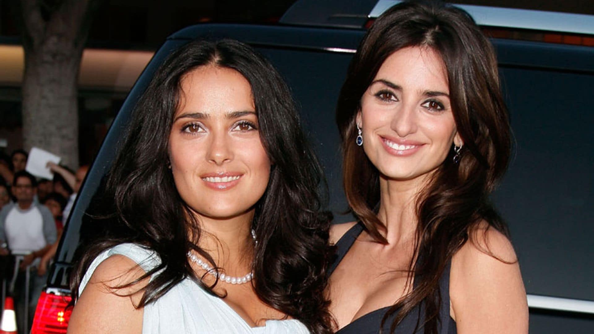 Penélope Cruz muestra todo su apoyo a su gran amiga Salma Hayek tras su escalofriante relato contra Harvey Weinstein